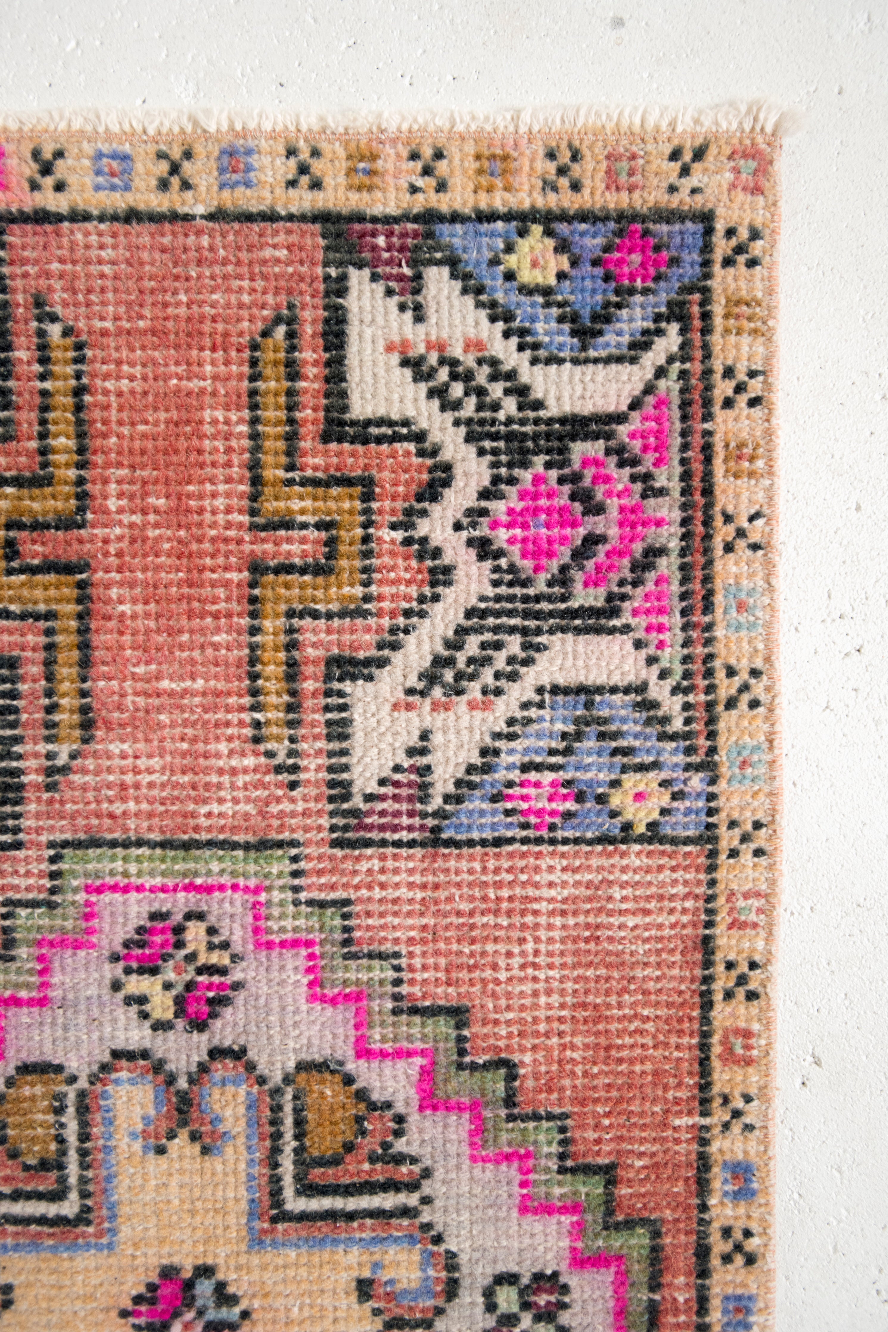 No. 2372 | 1'7 x 3'2