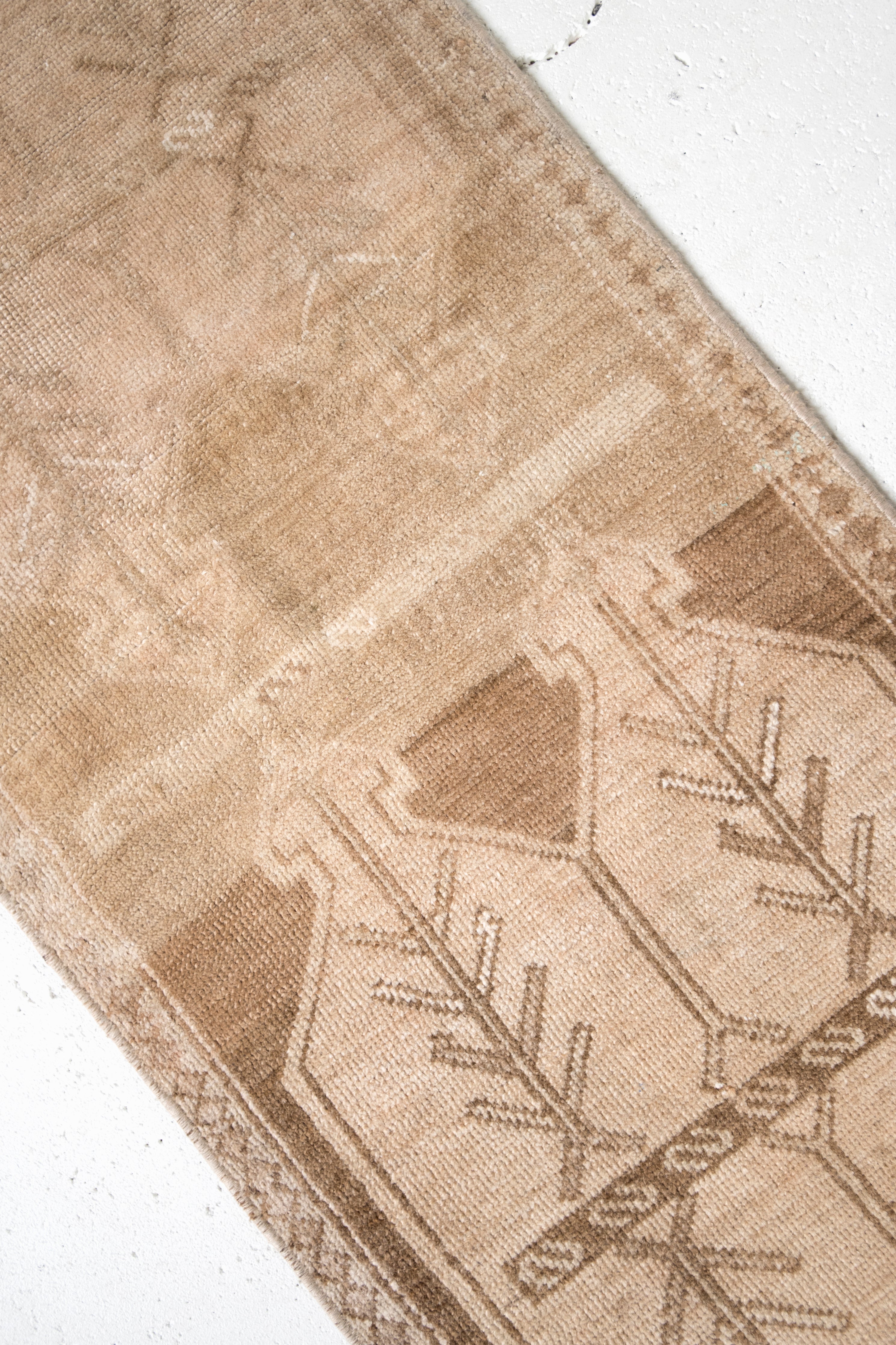 No. 2378 | 1'10 x 4'8