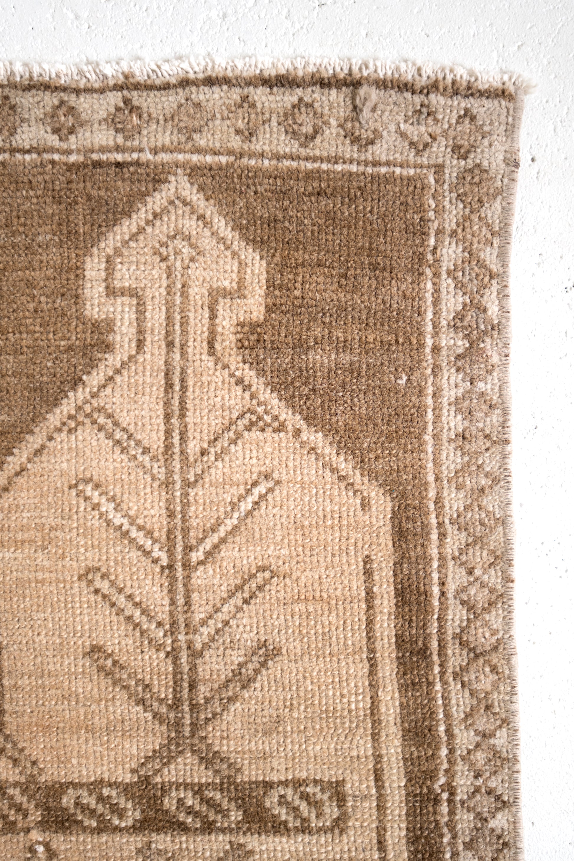 No. 2378 | 1'10 x 4'8