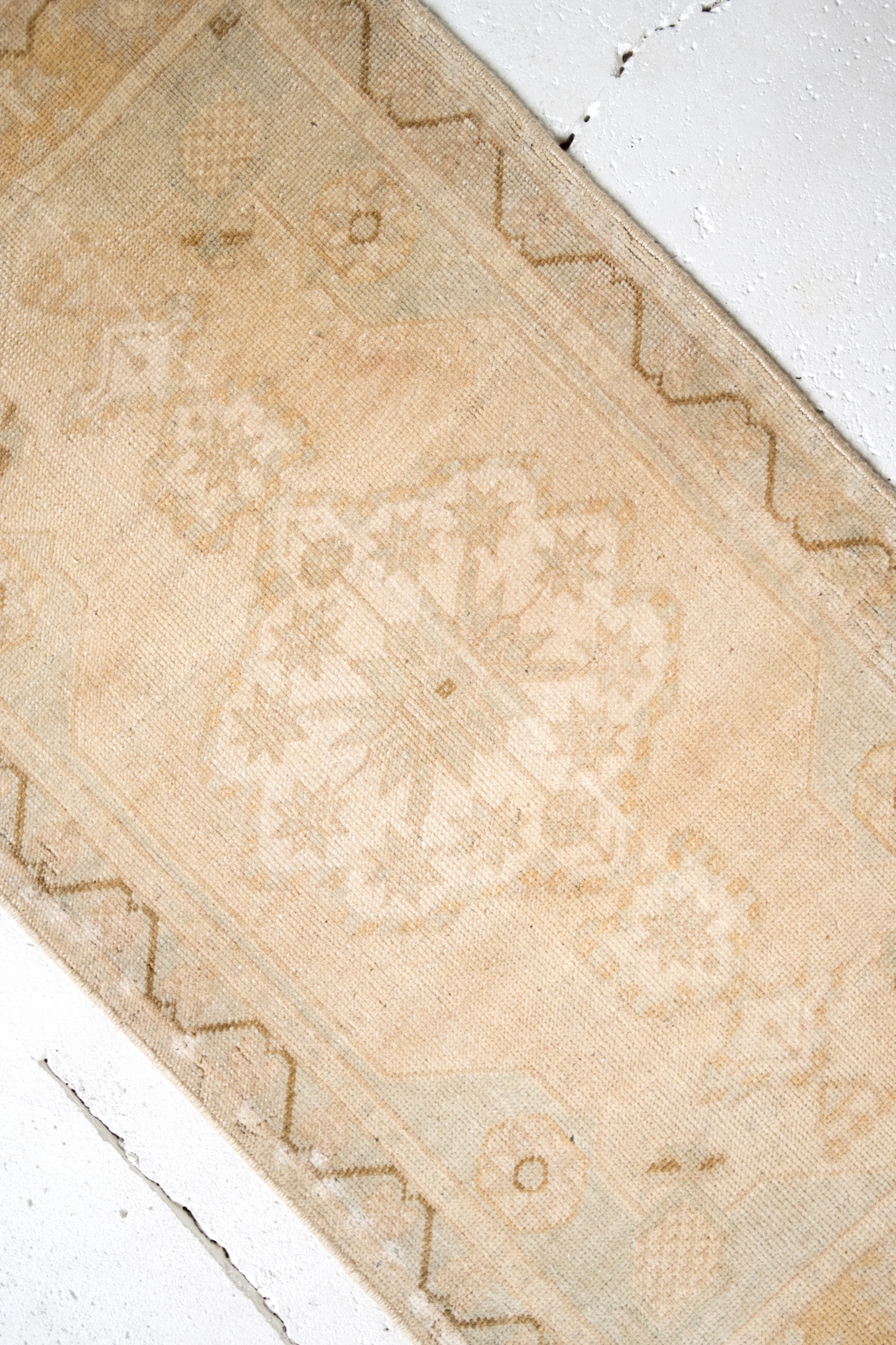 No. 2380 | 1'10 x 3'6