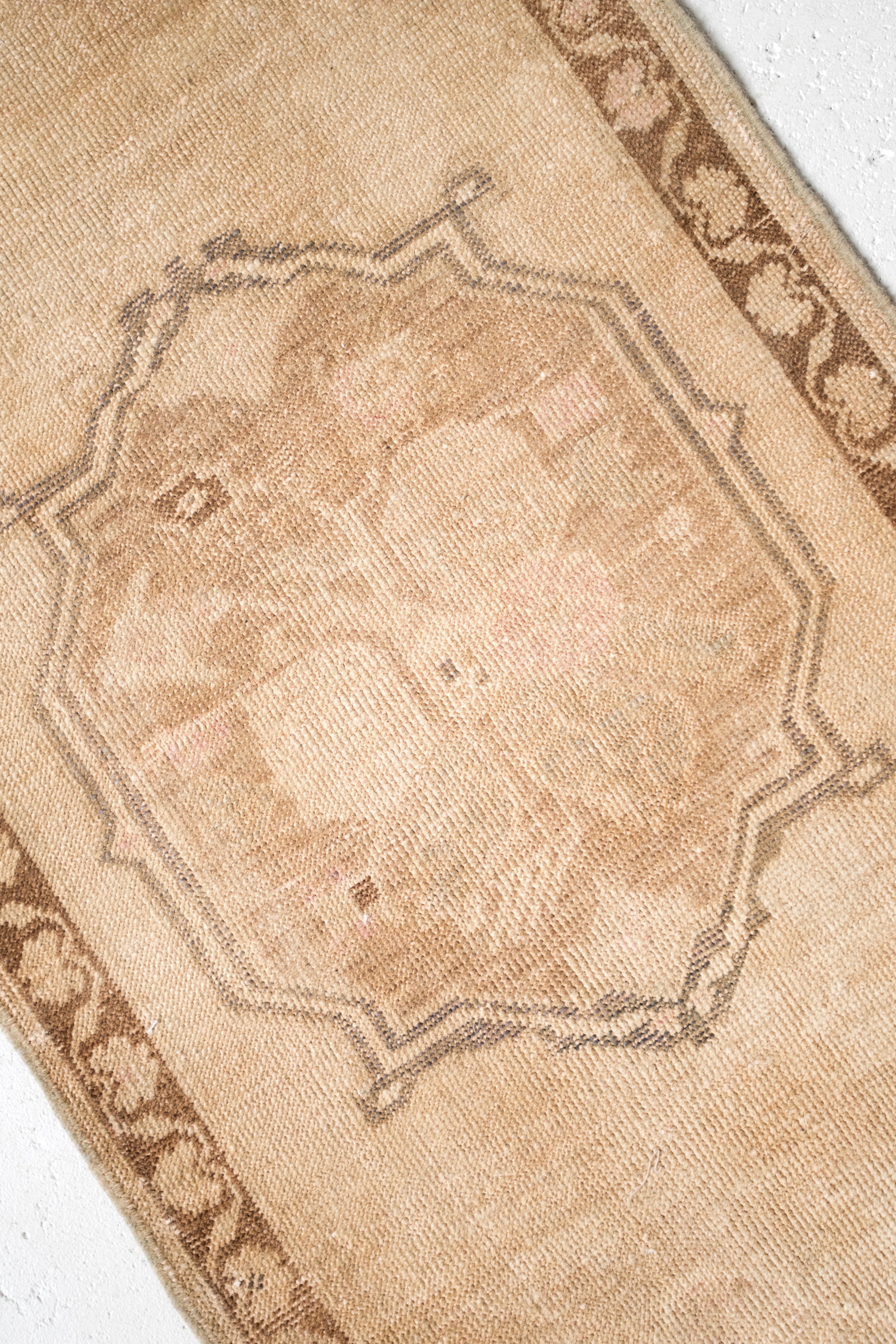 No. 2381 | 1'10 x 3'4