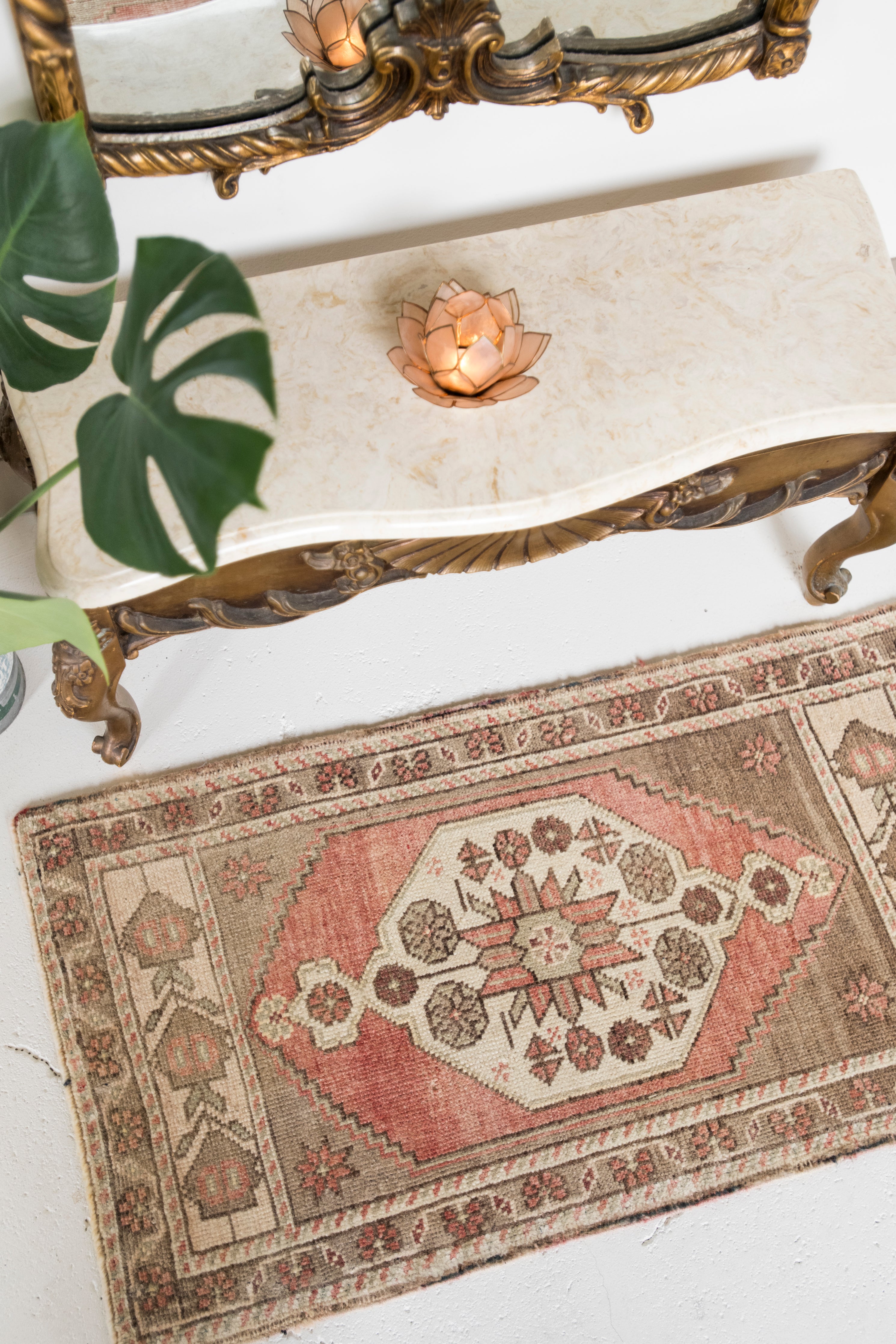 No. 2384 | 1'9 x 3'3