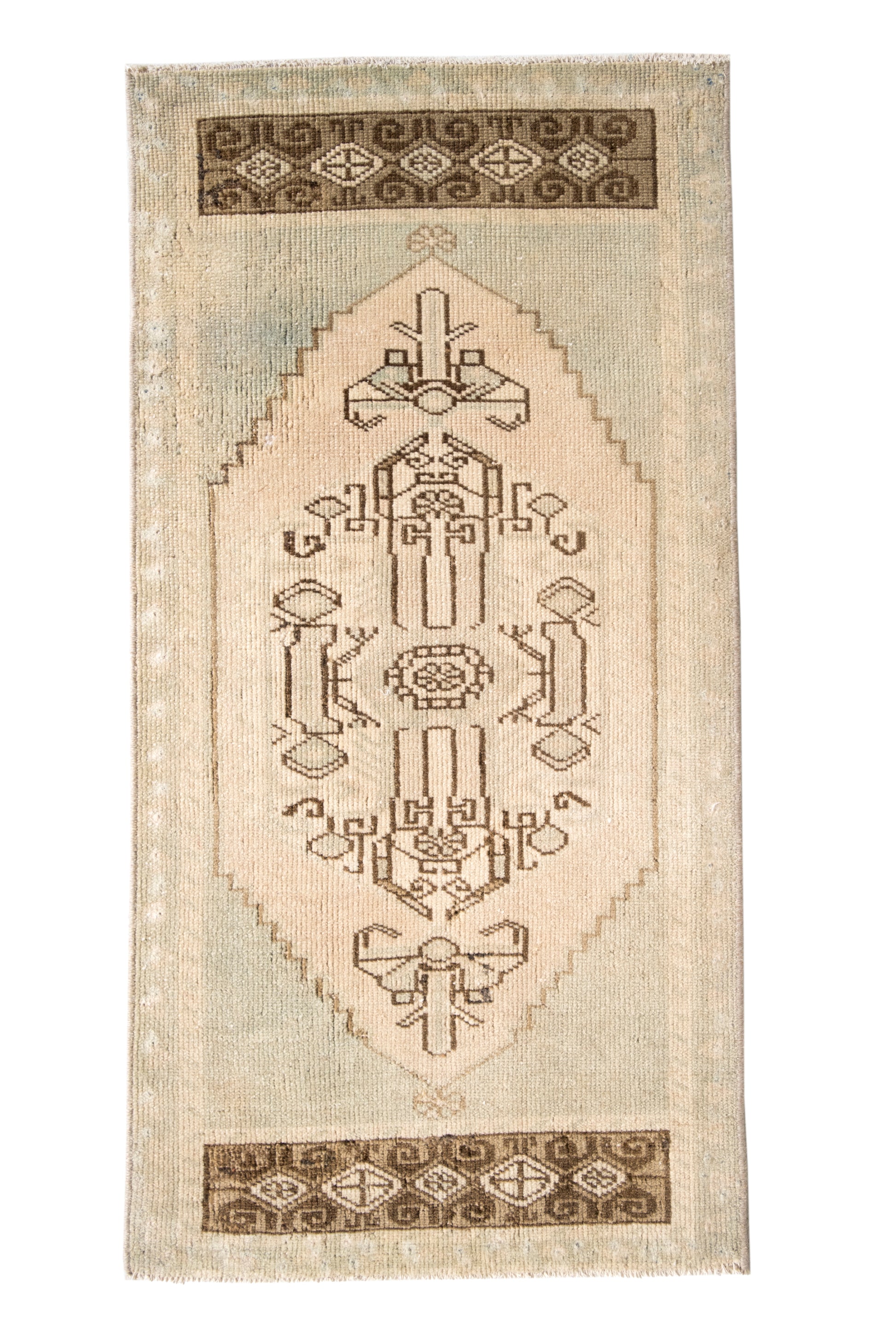 No. 2385 | 1'7 x 3'2