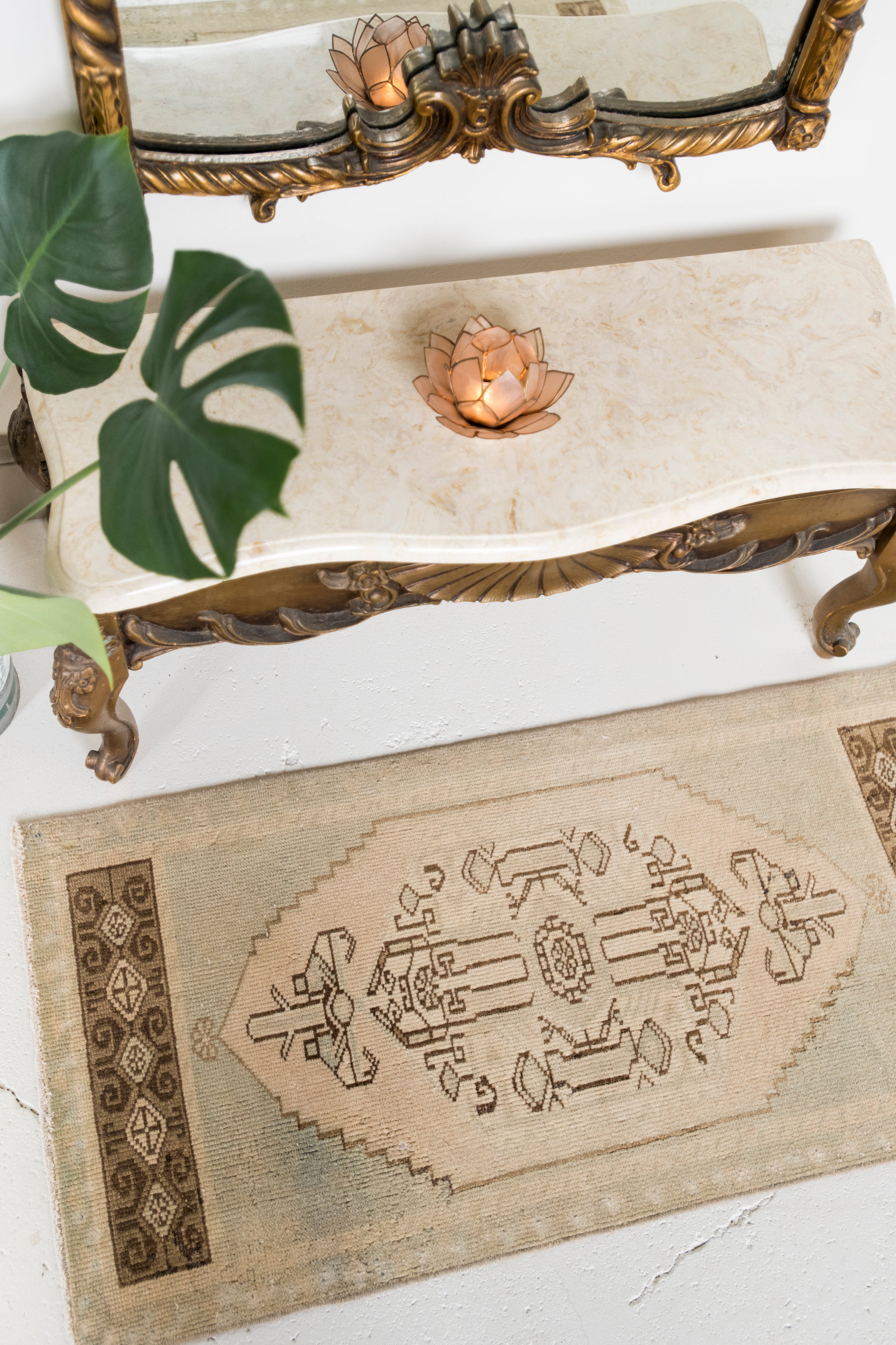 No. 2385 | 1'7 x 3'2