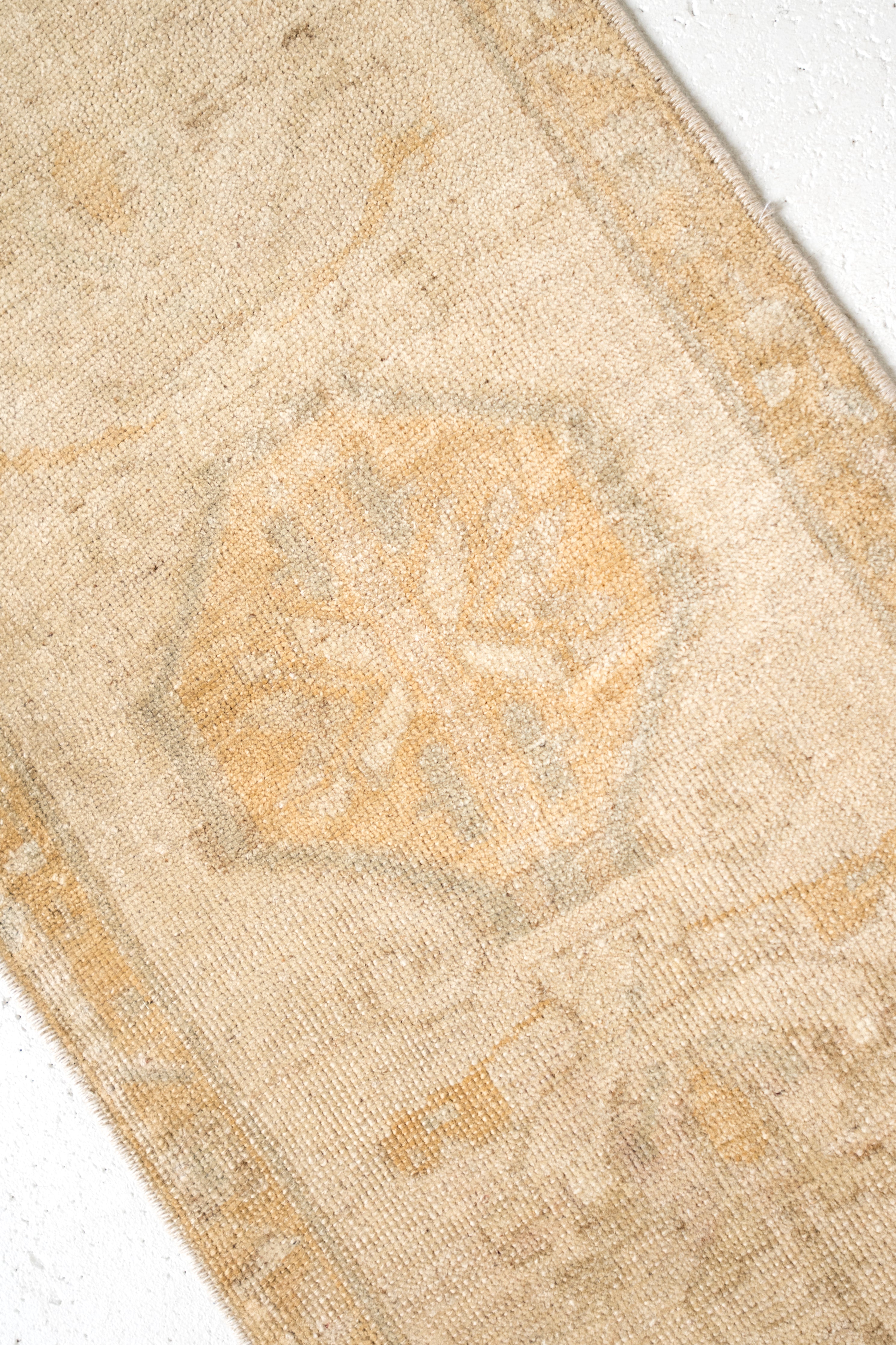 No. 2388 | 1'7 x 3'8