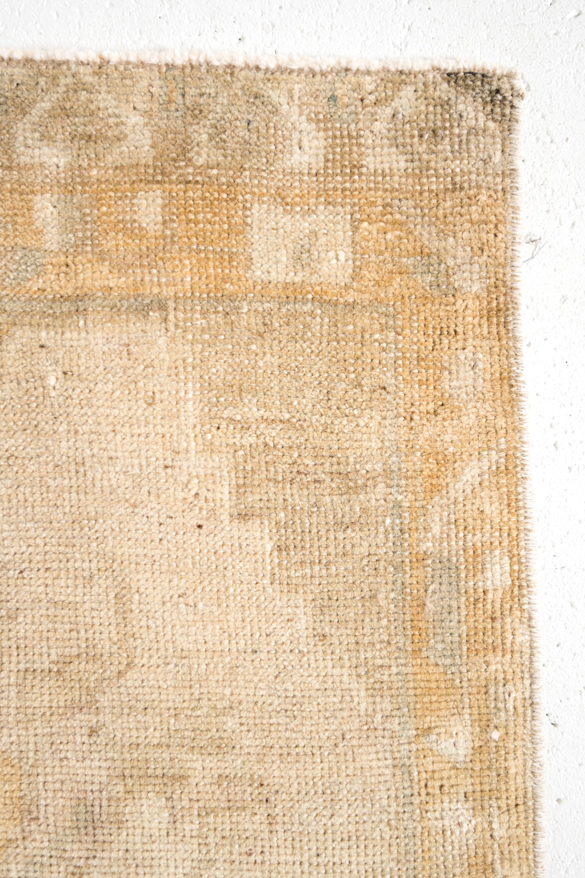 No. 2388 | 1'7 x 3'8