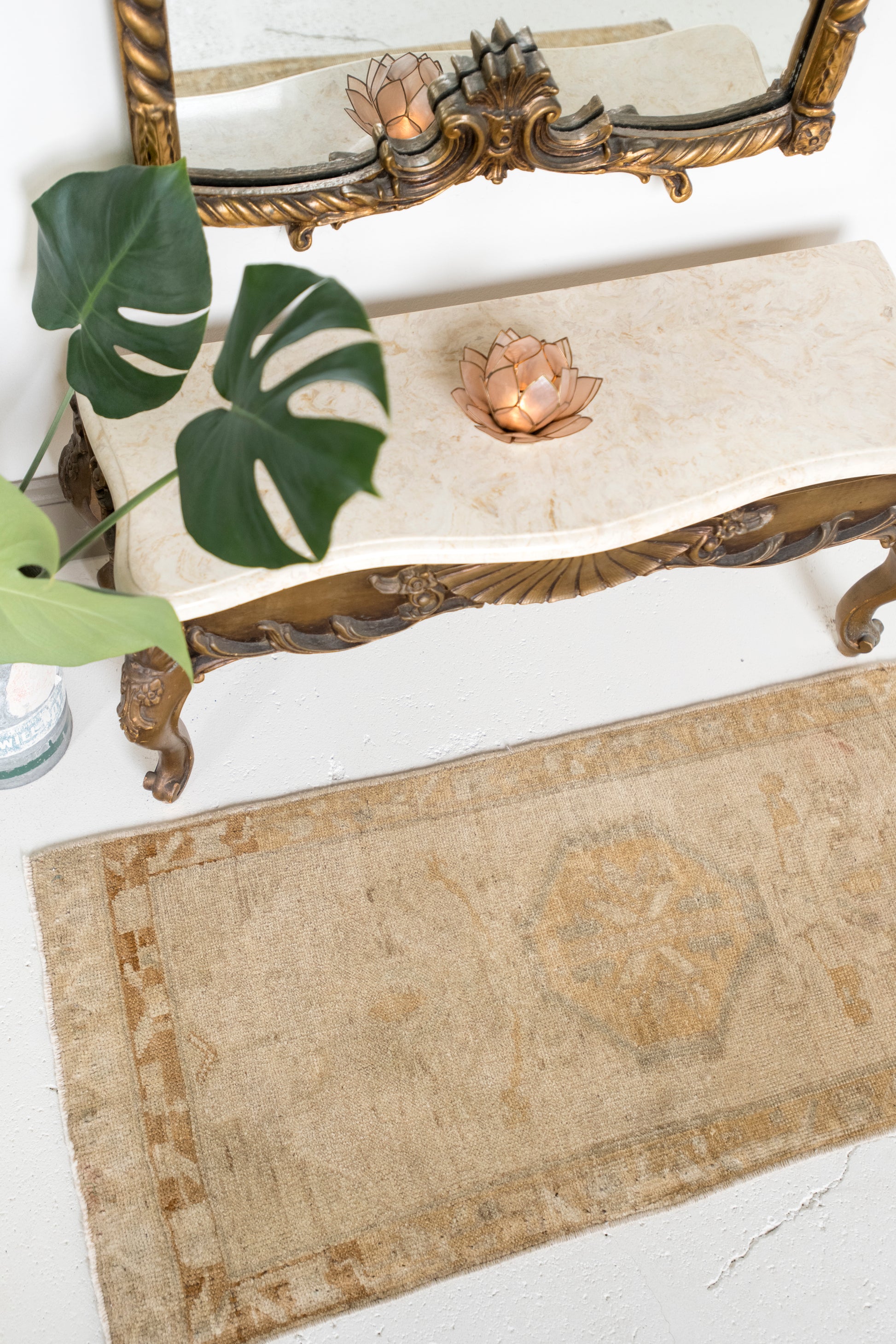 No. 2388 | 1'7 x 3'8