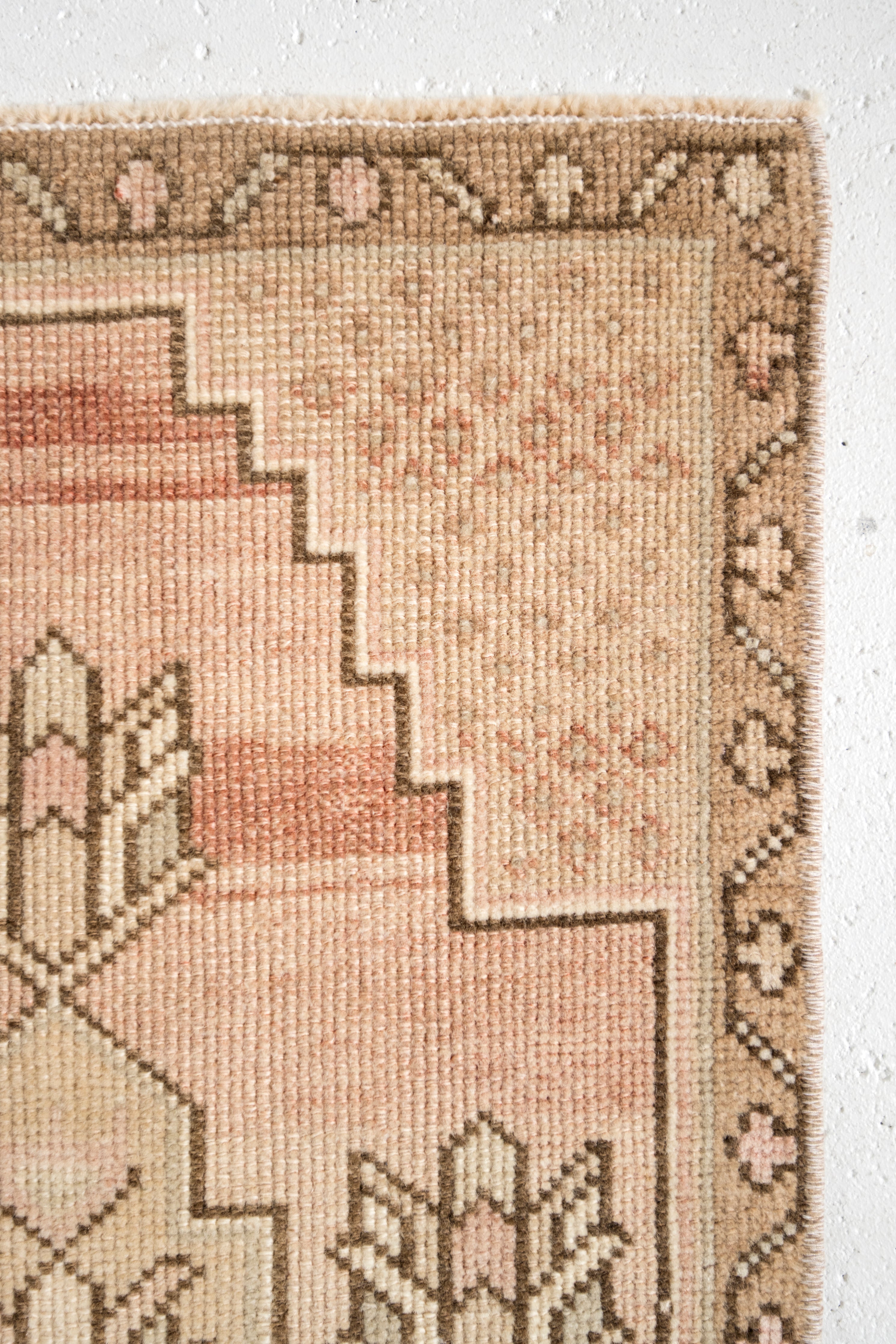 No. 2389 | 1'6 x 3'5