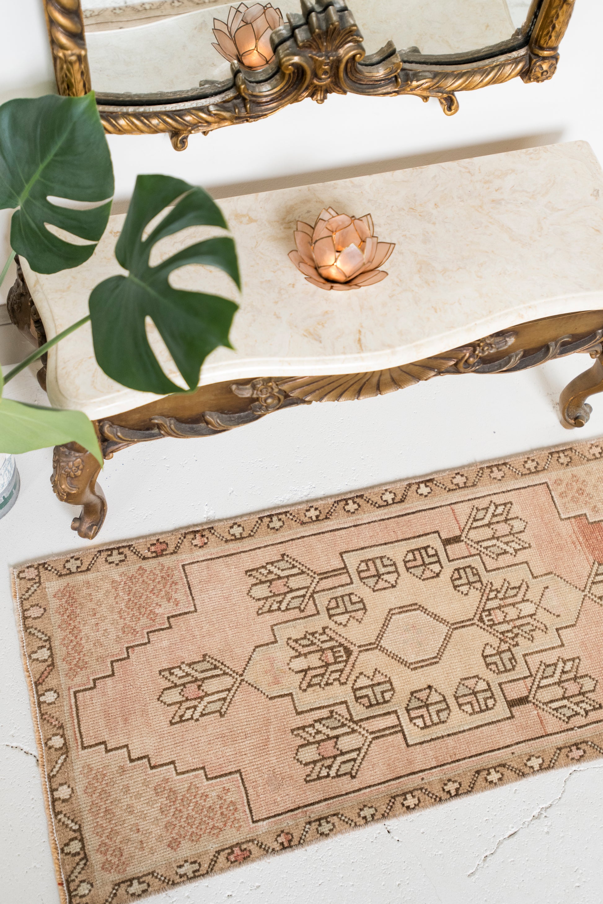 No. 2389 | 1'6 x 3'5