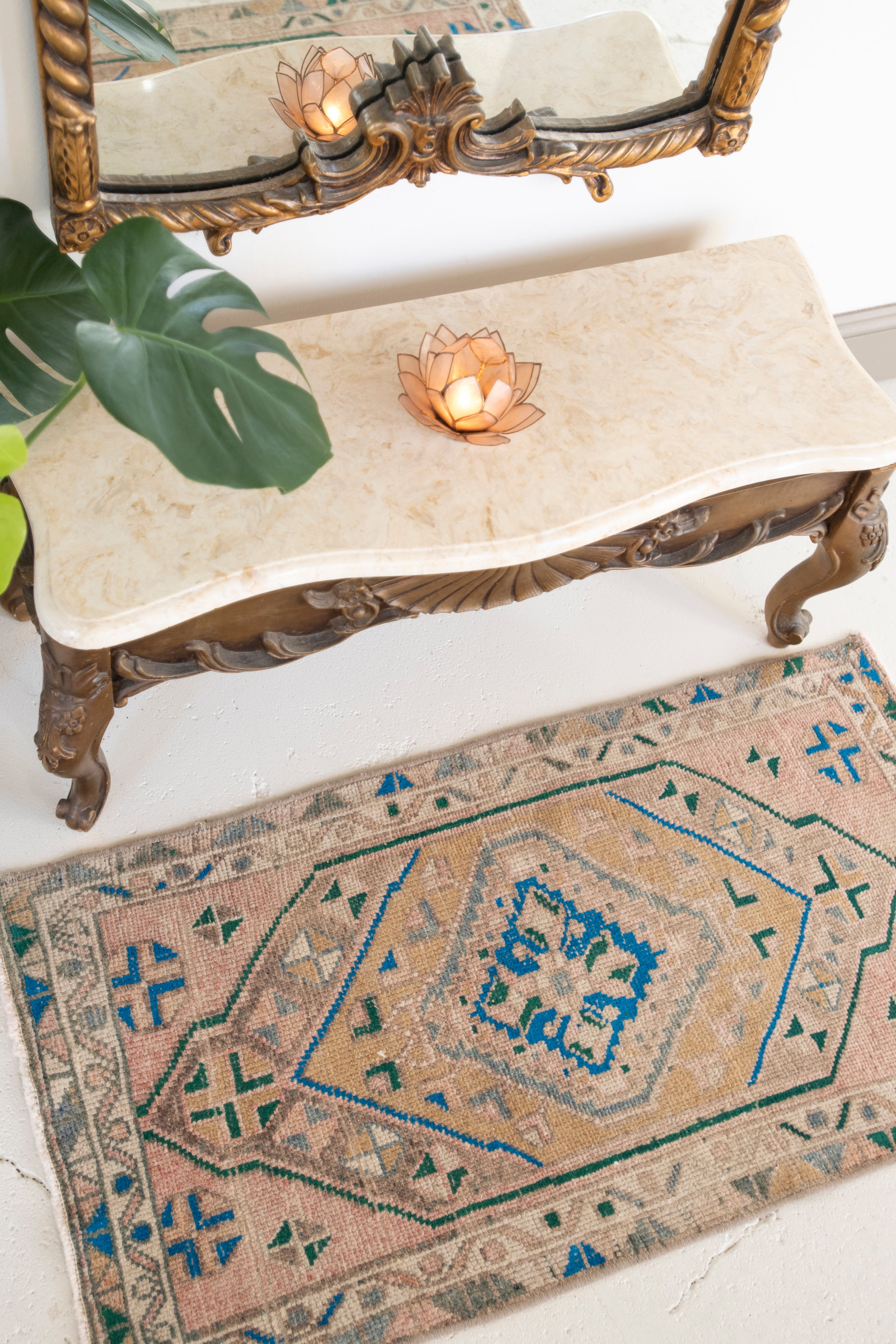 No. 2392 | 1'8 x 3'3