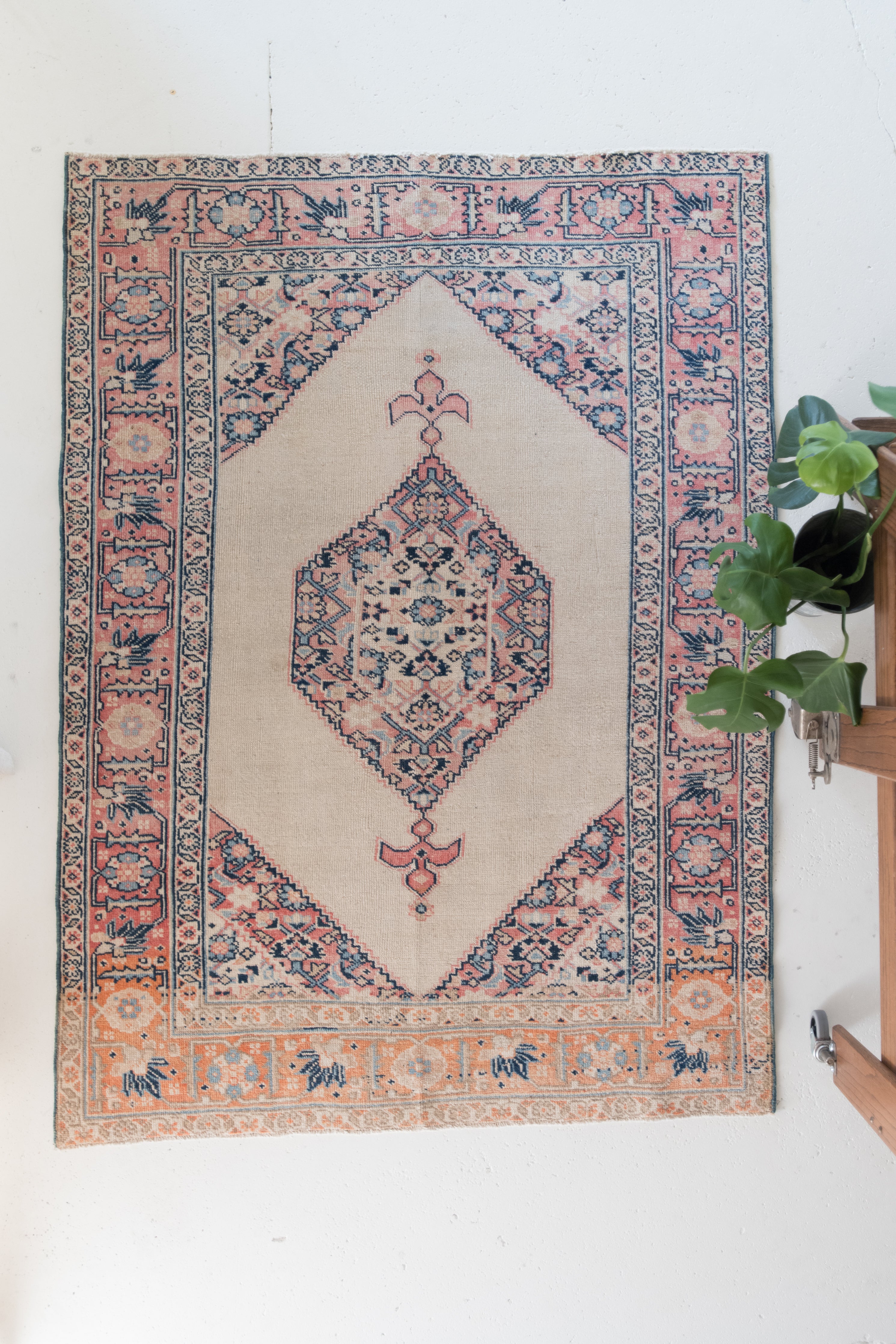 rita_antique ページ Ezrah 4'4 x 5'11 – Six Vintage Rugs