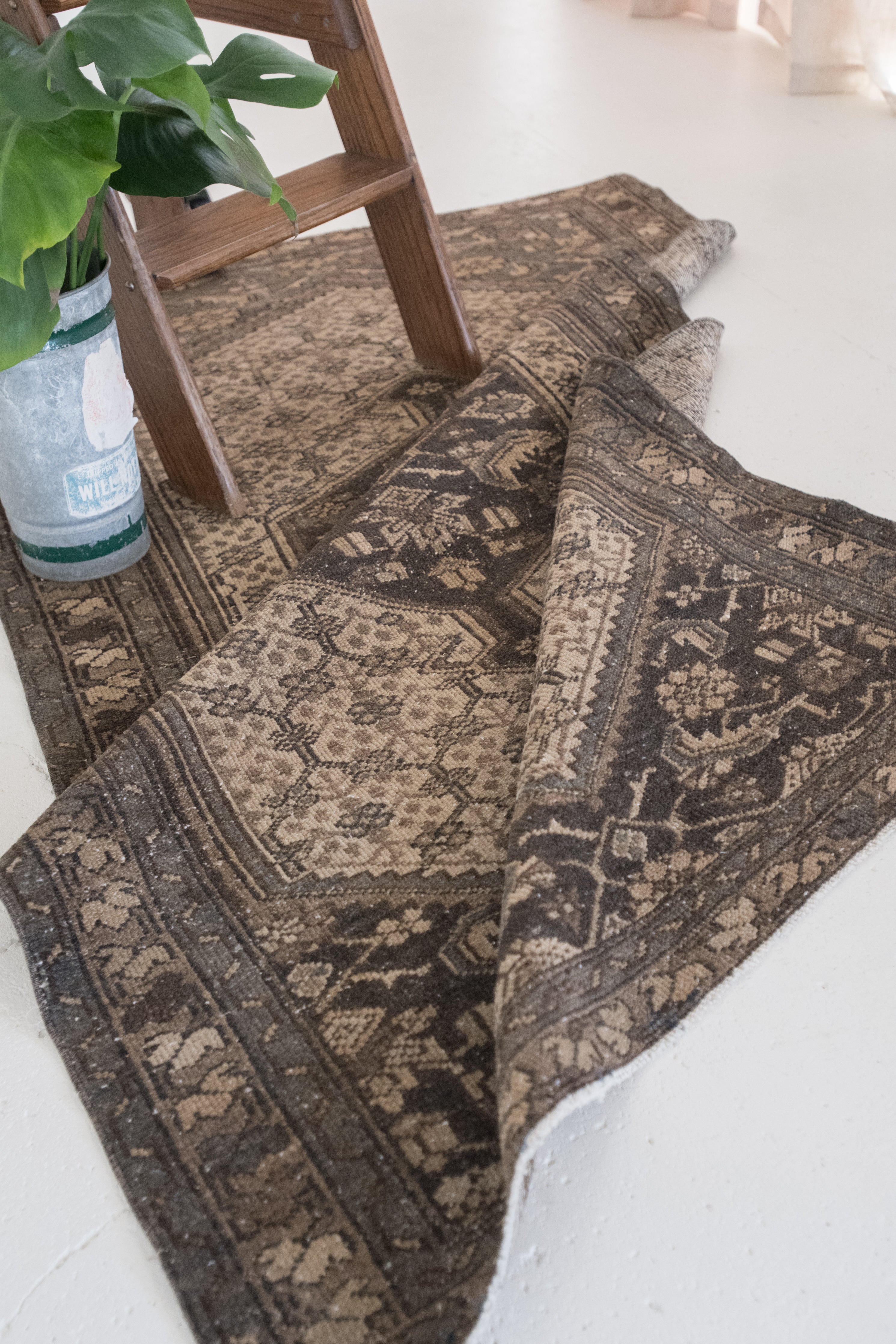 Medium Area Rugs – Six Vintage Rugs