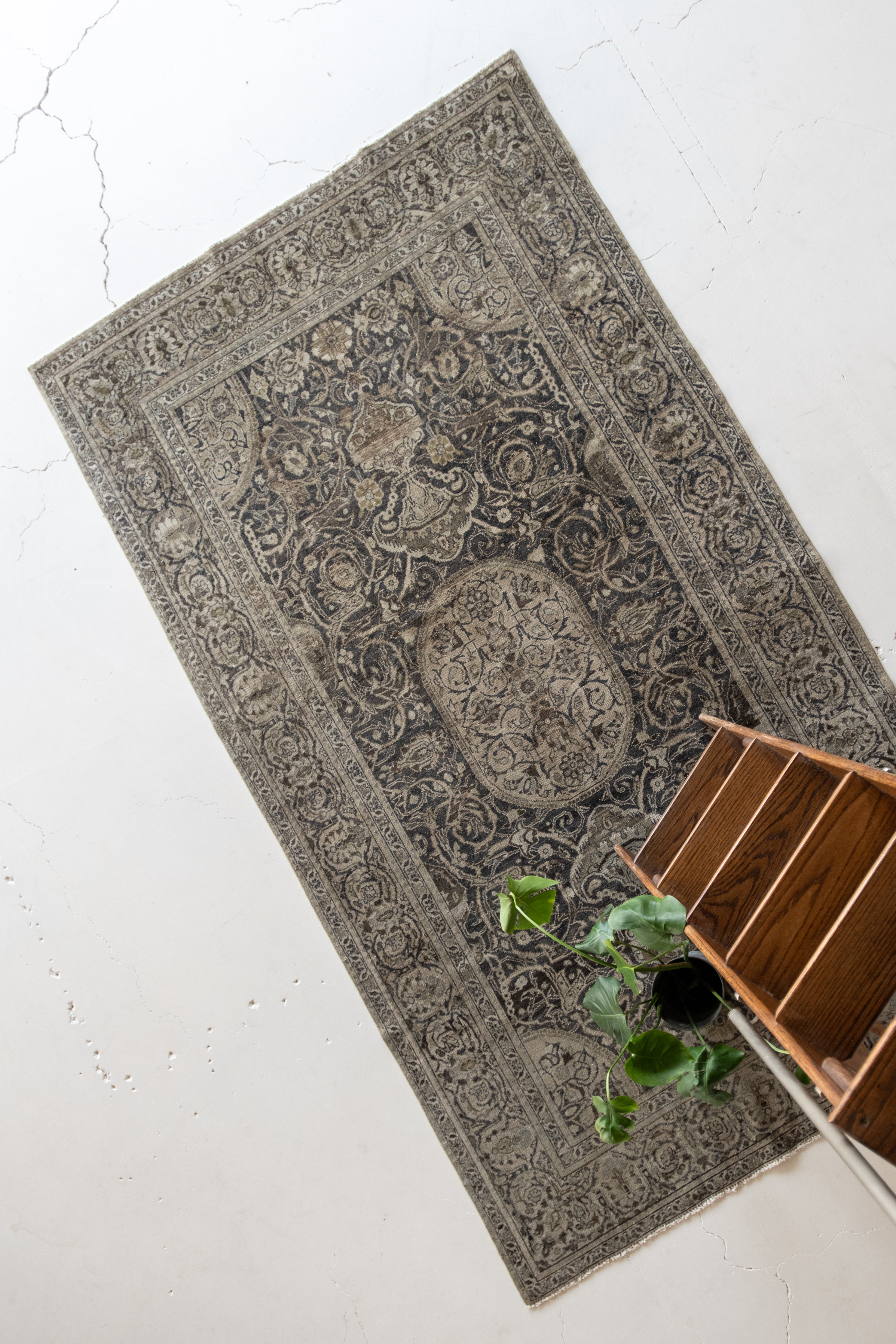 Victoria 5'6 x 9'10 – Six Vintage Rugs