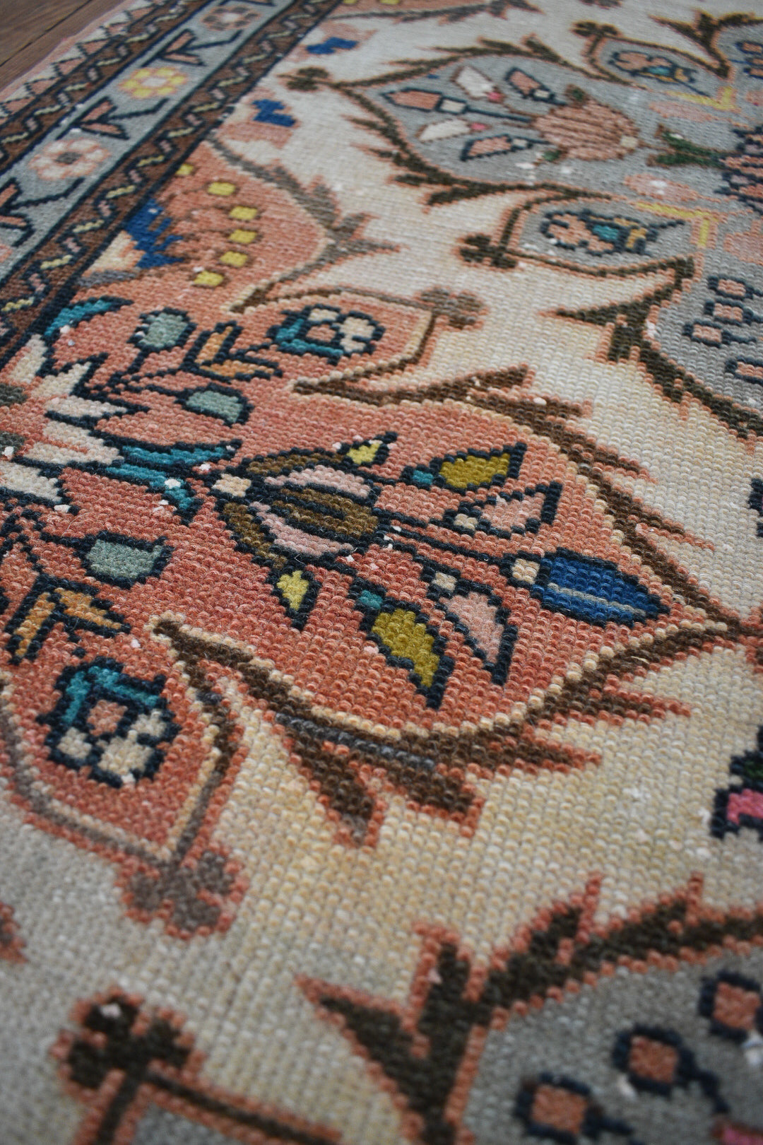 Saffron 2'7 x 6'4
