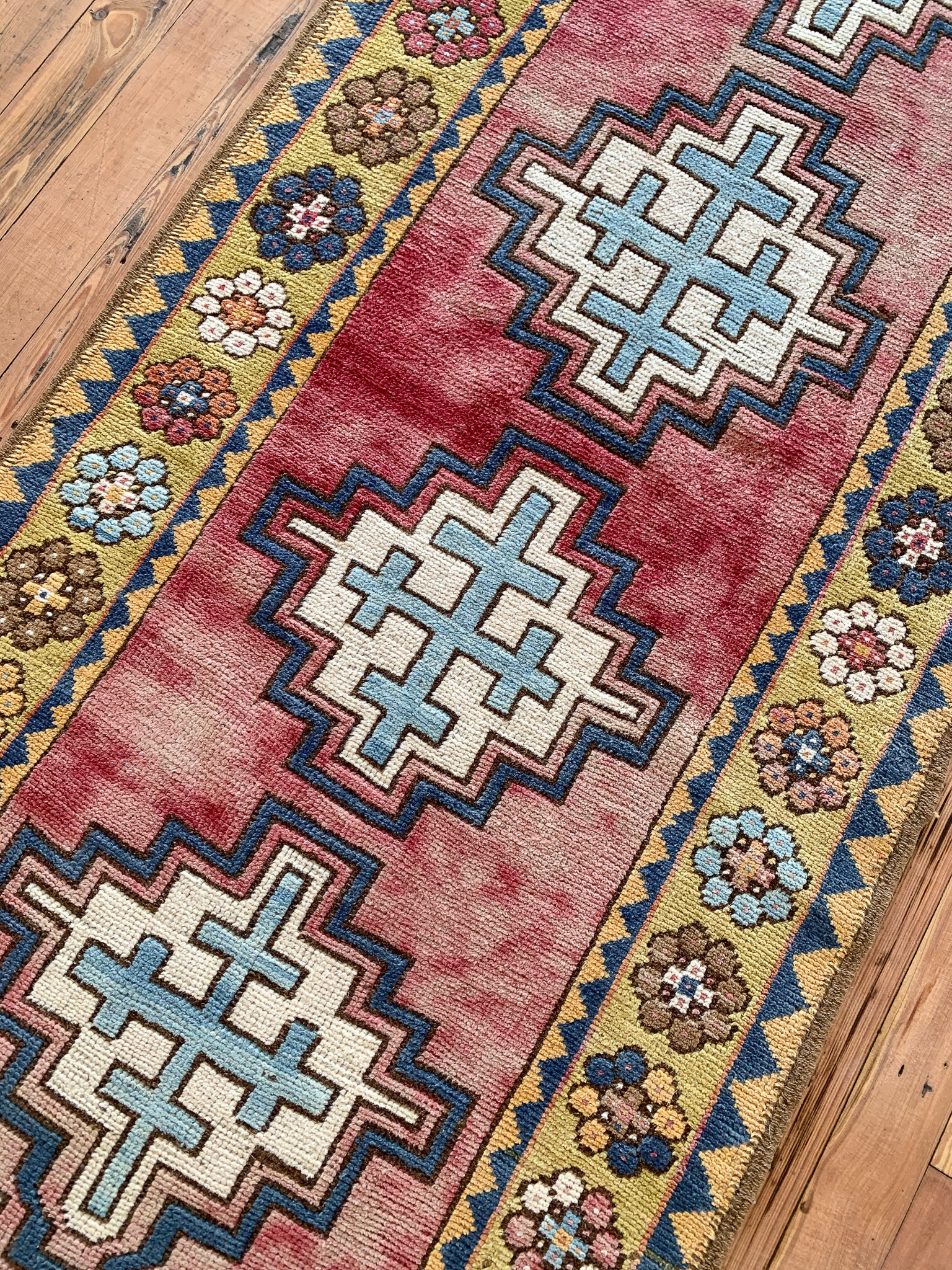 Kalleah 3' x 10'7