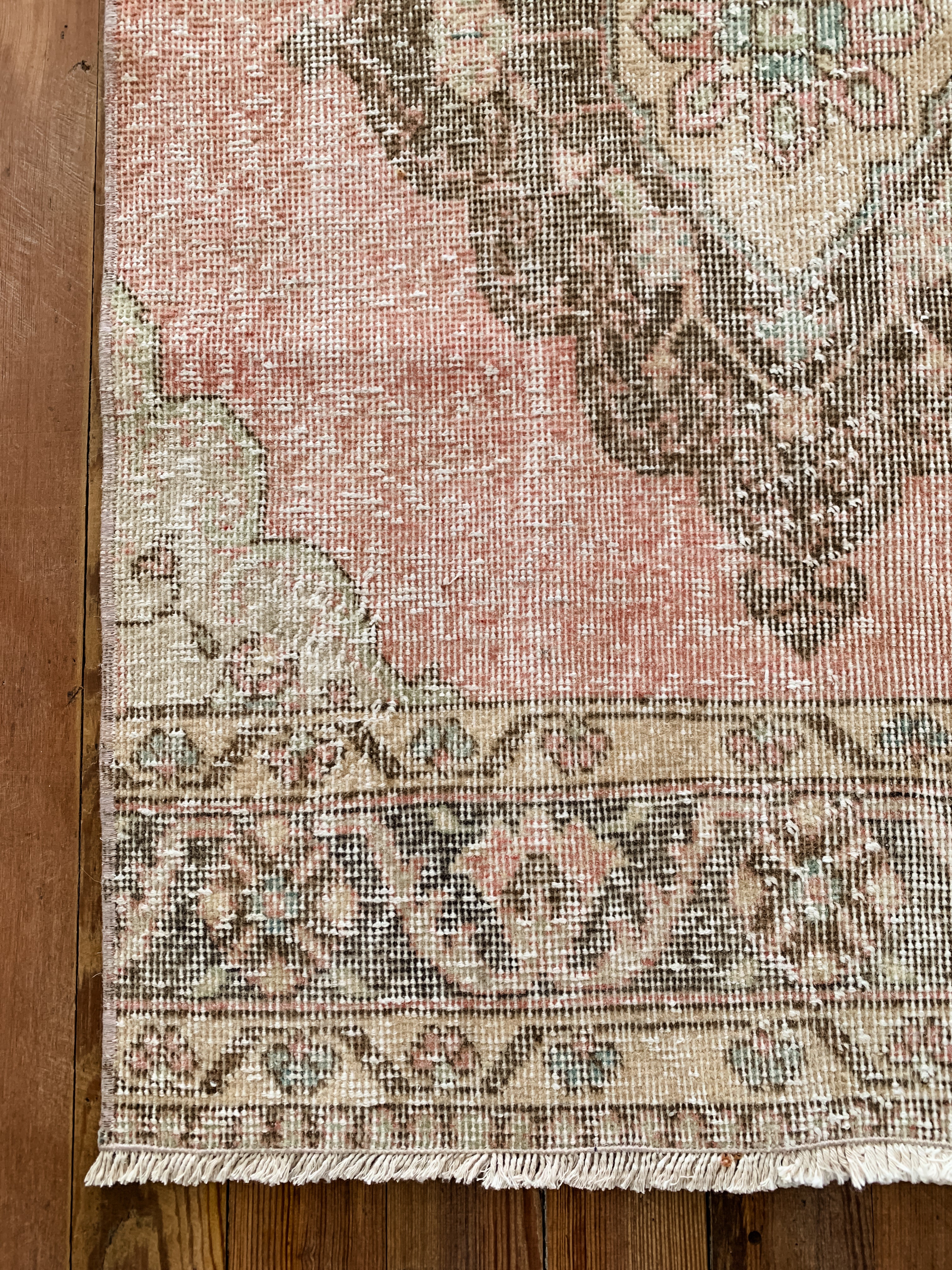 Emmalee 2'8 x 12'10