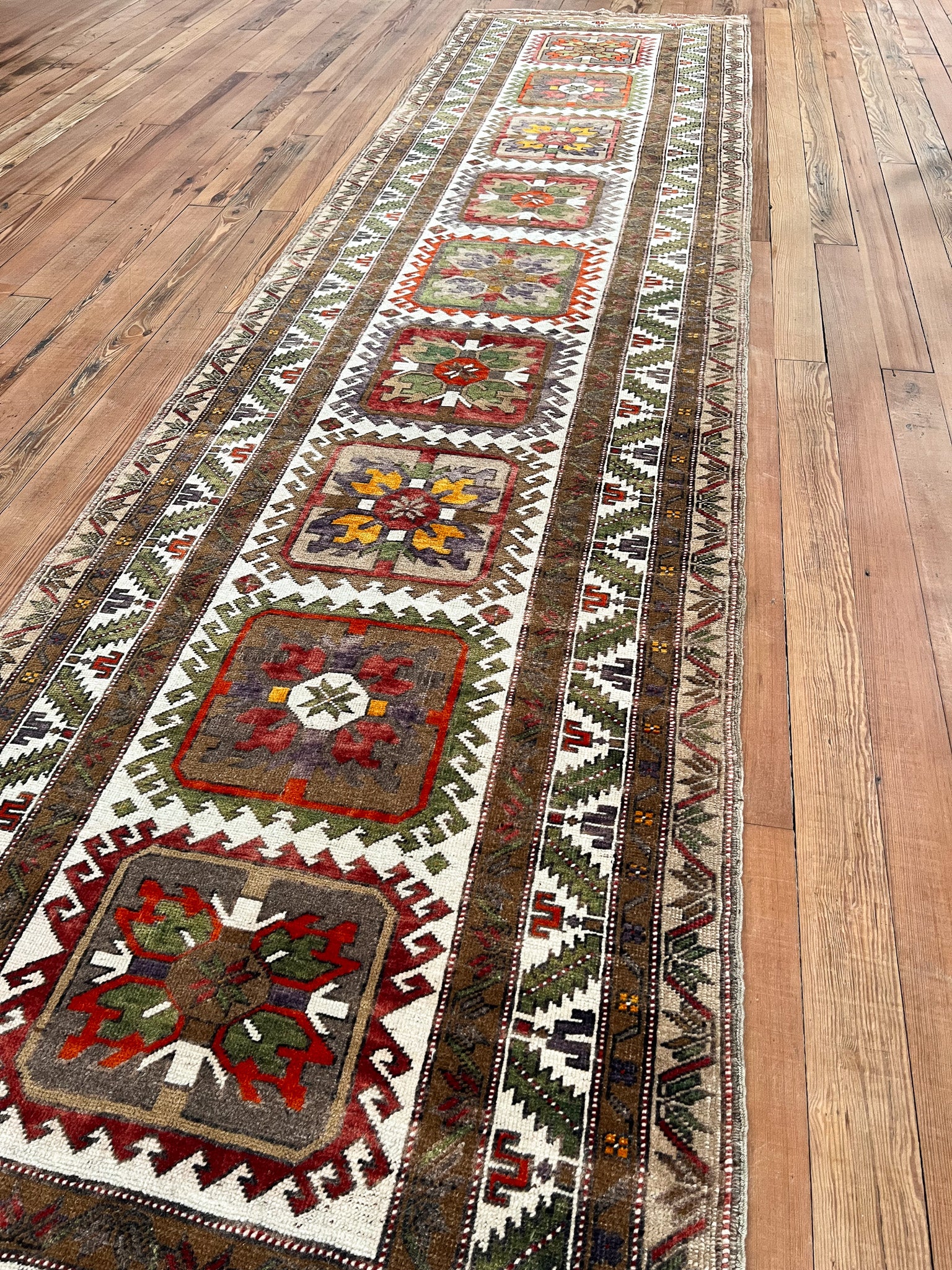 Kateri 3' x 12'5