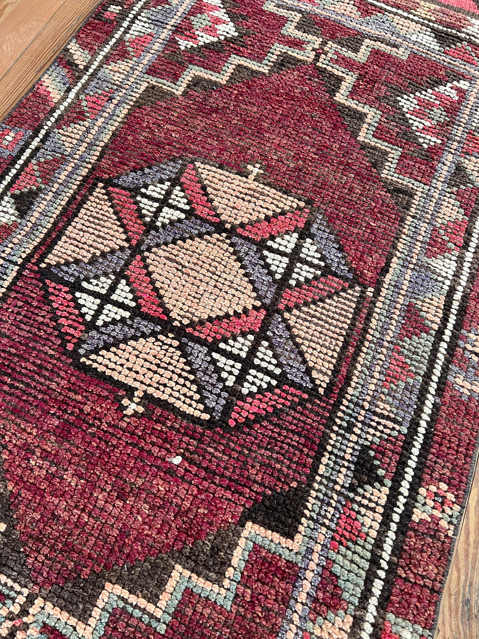 Kimora 2'9 x 10'9