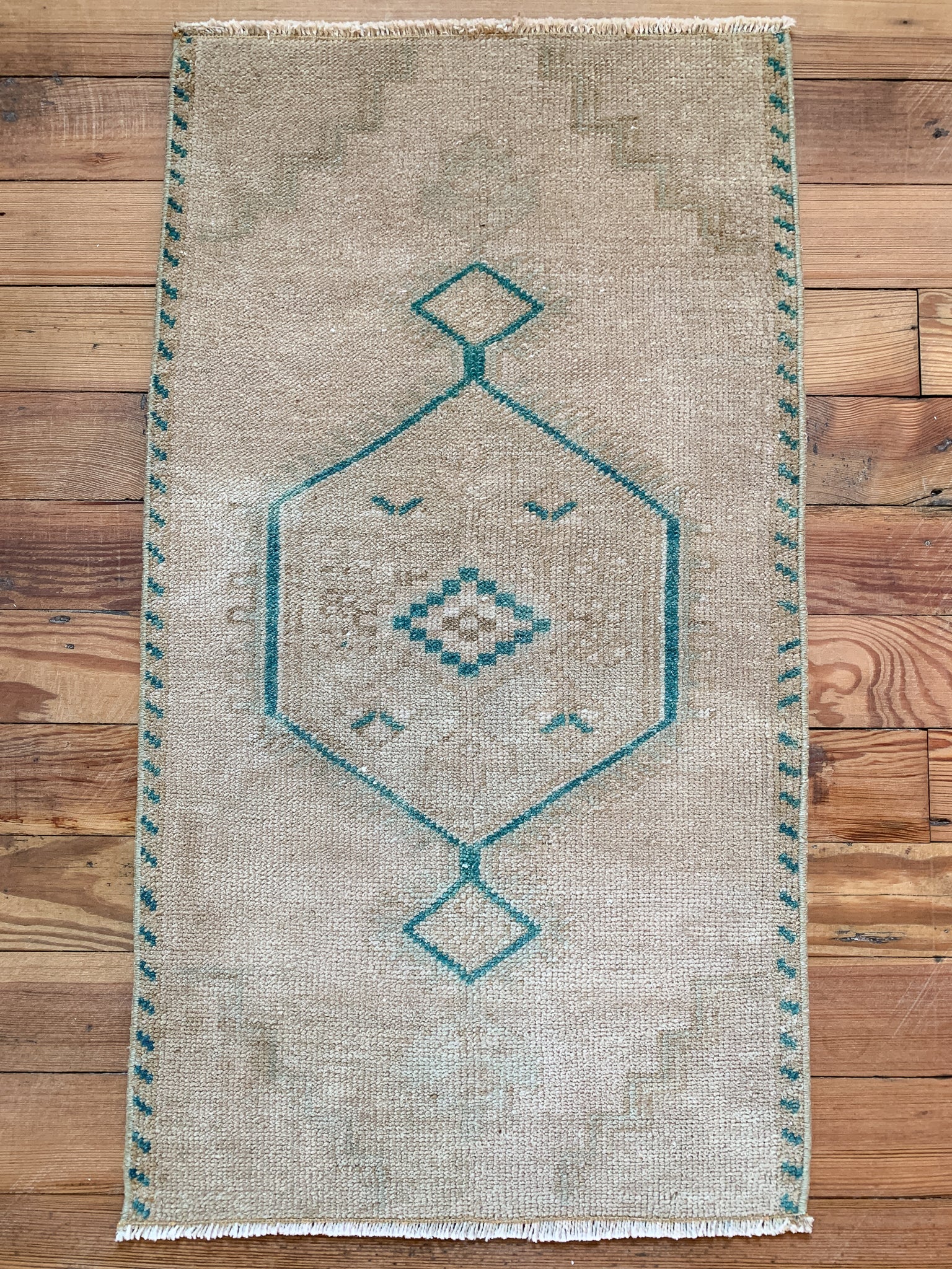 No. 927 | 1'8 x 3'