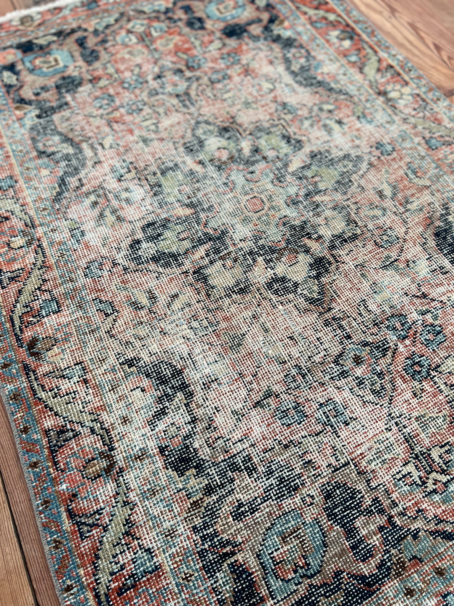 Emma 2'8 x 3'11