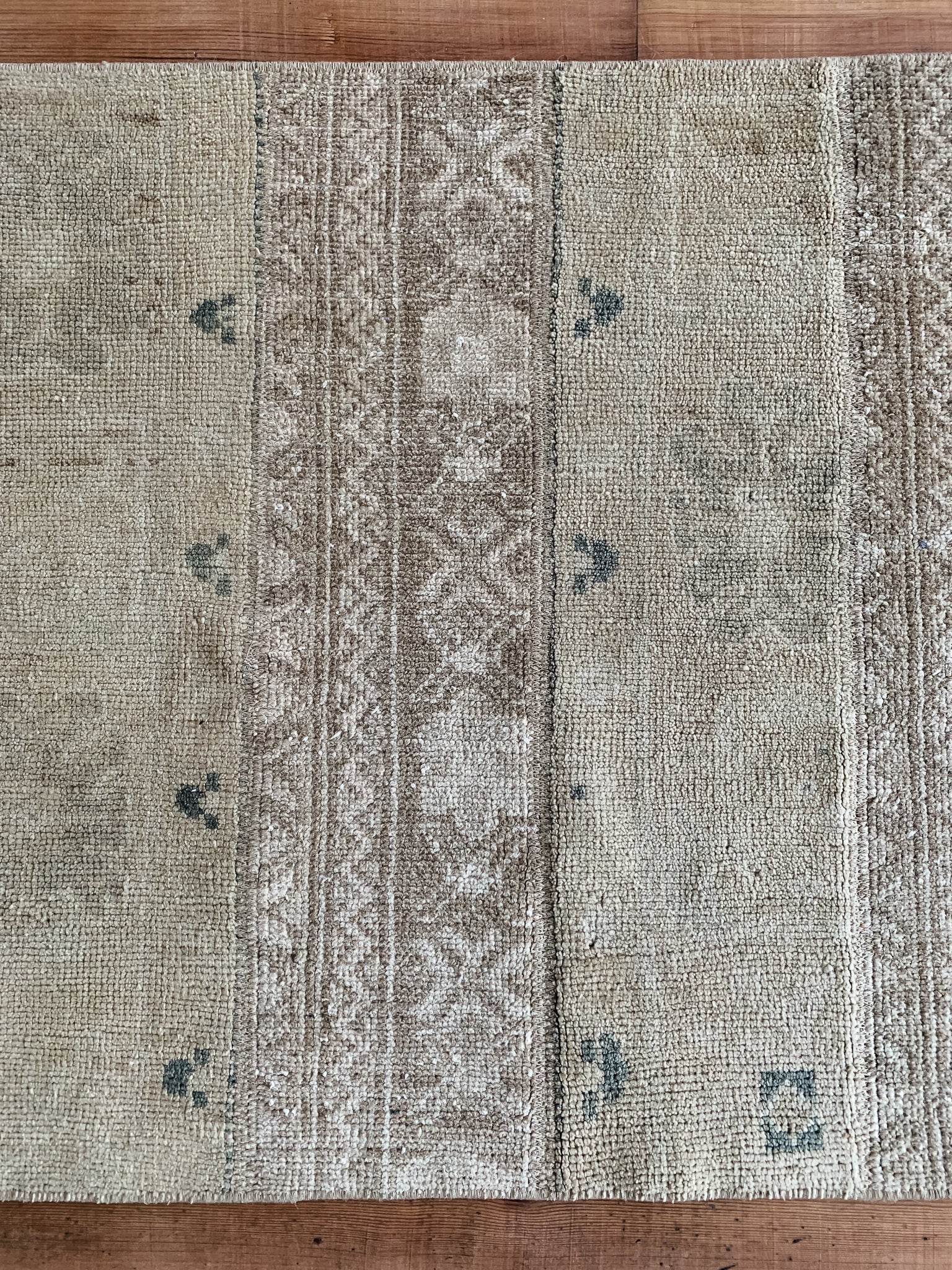 Taskie 2'8 x 23'2 - 23'6