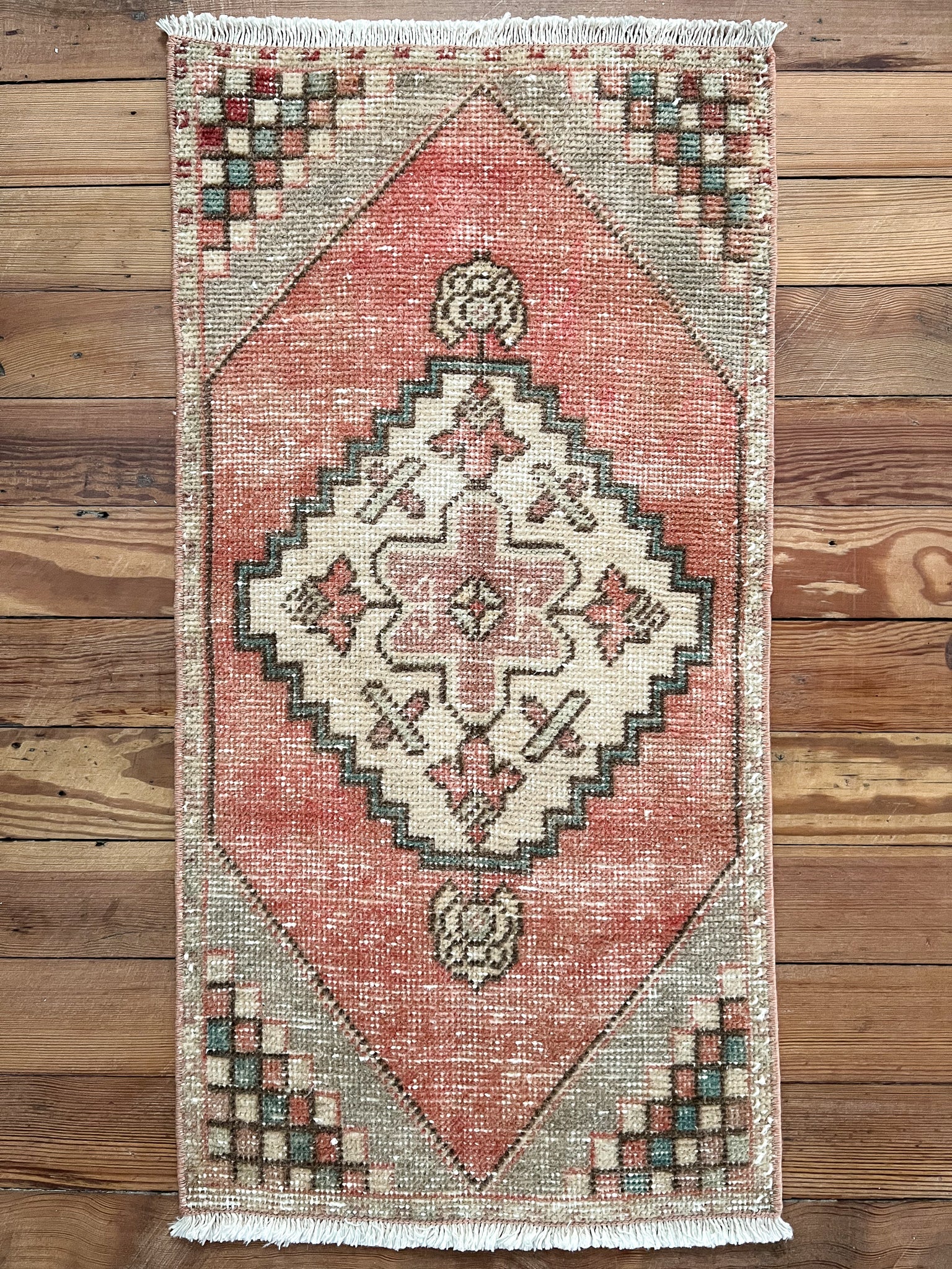 No. 1131 | 1'6 x 2'11