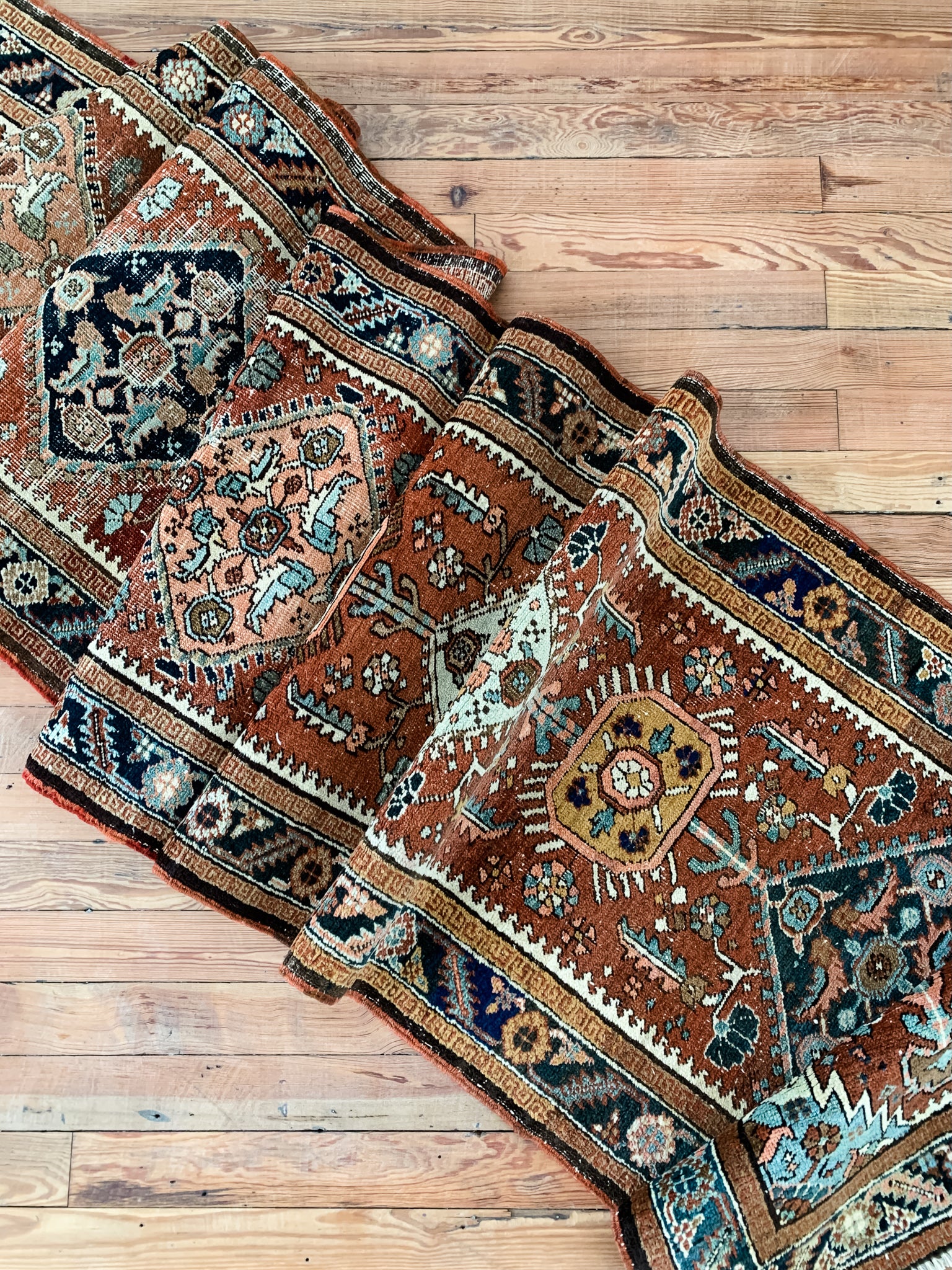 Samirah 2'8 x 17'8