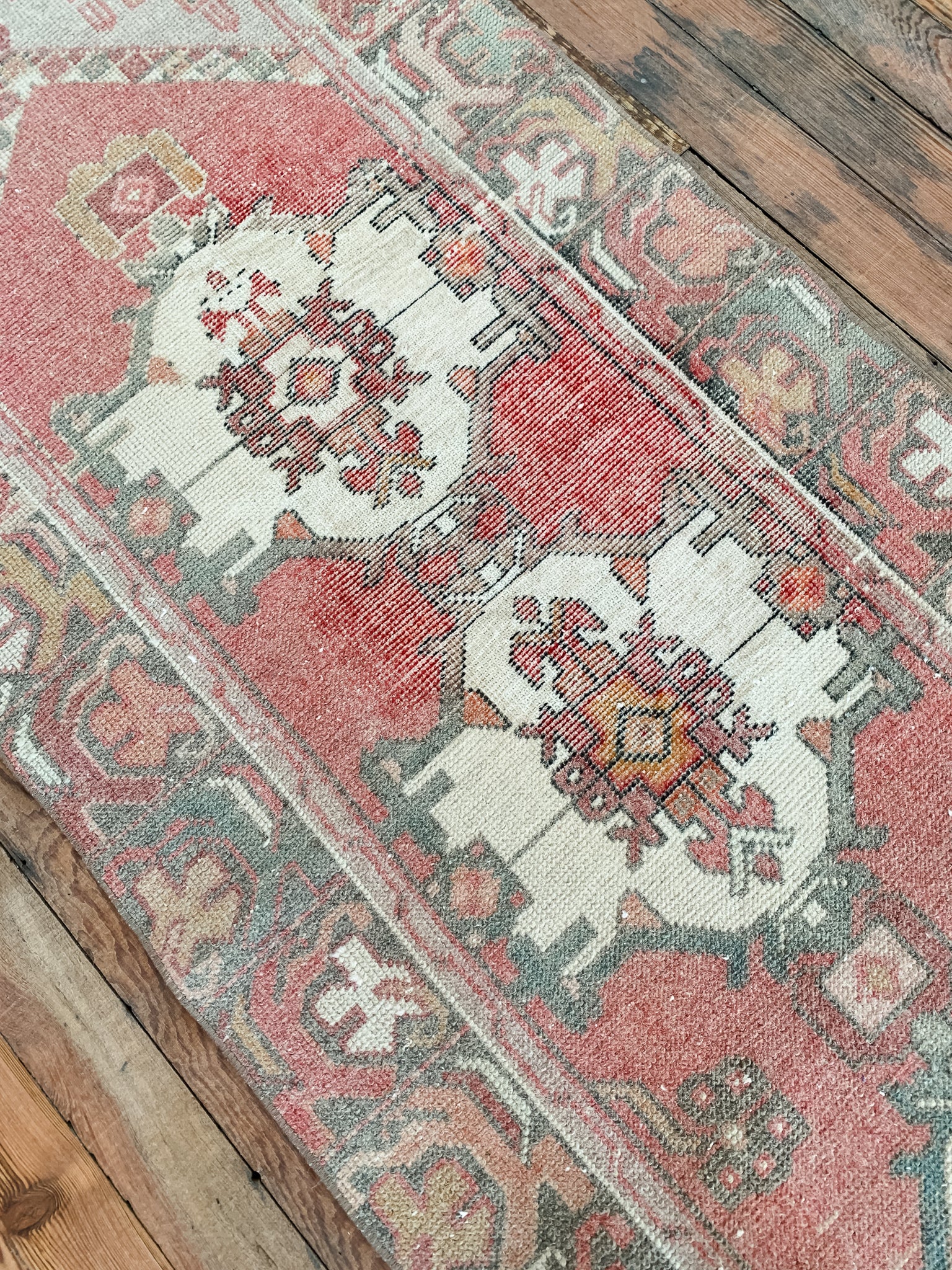 Kins 2'8 x 9'5