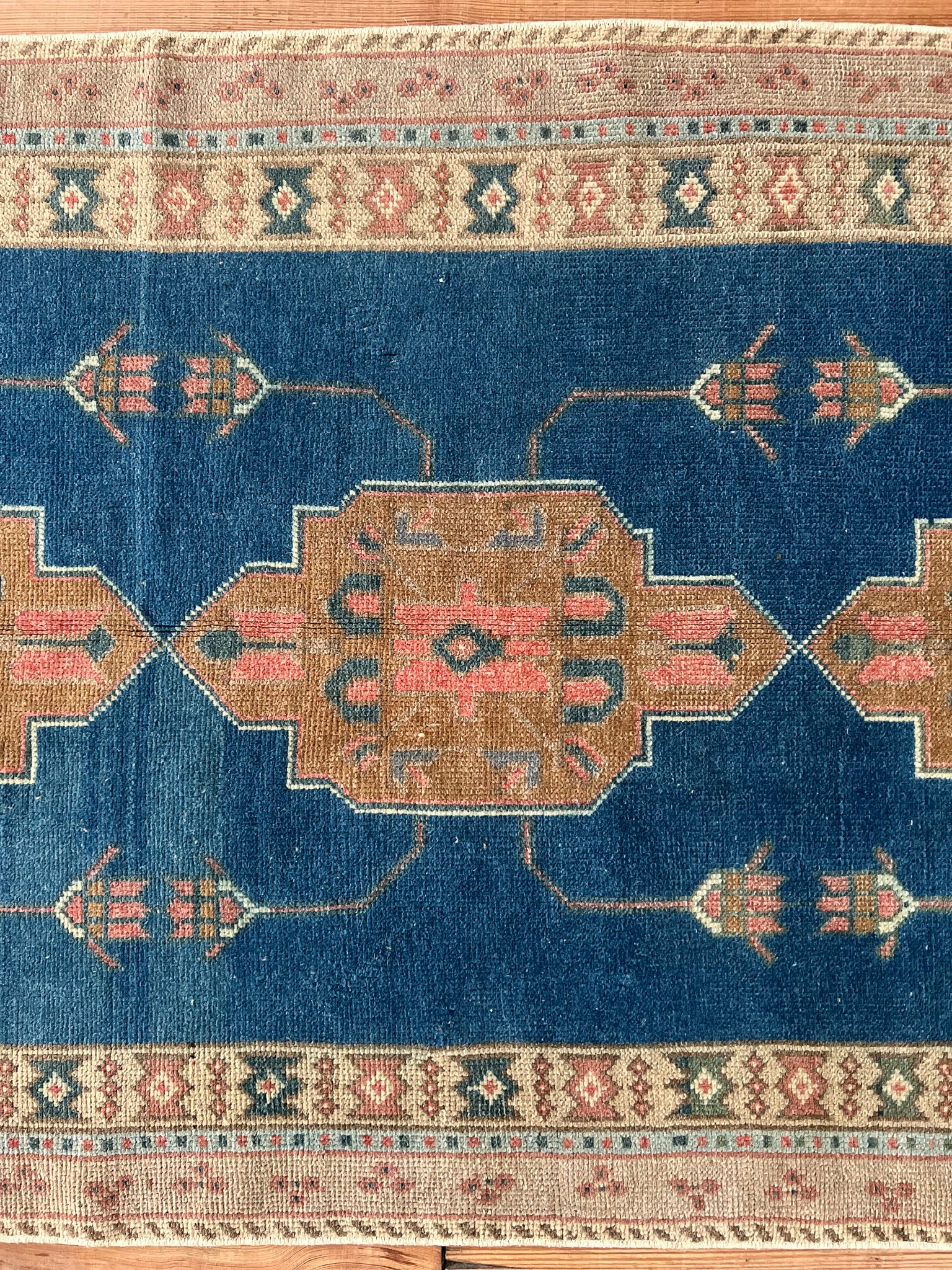 Pavati 3'5 x 6'4
