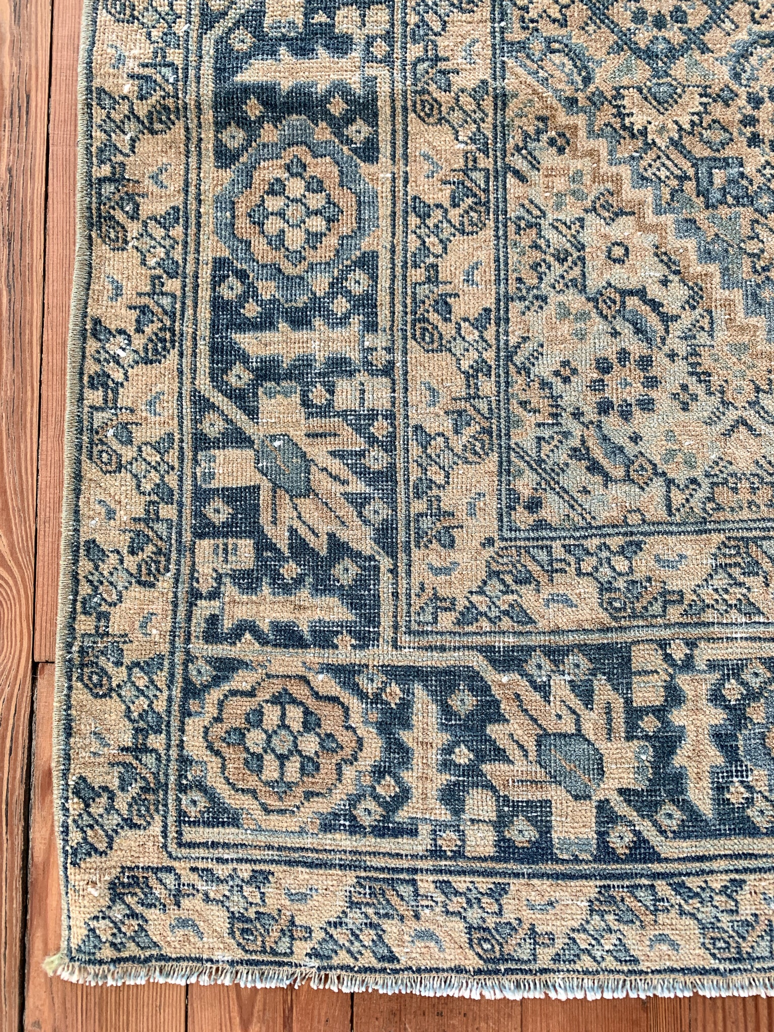 Myra 4'6 x 6'2