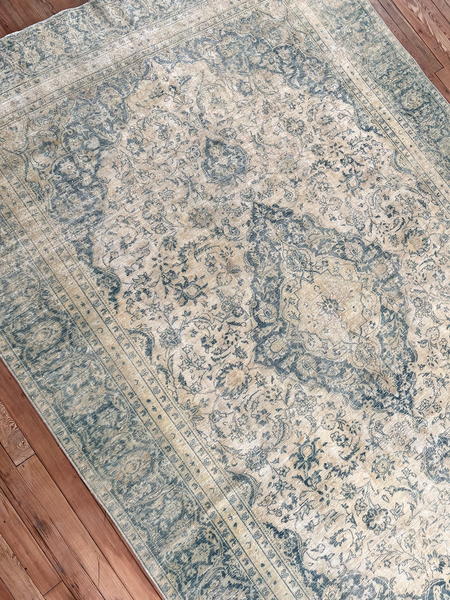 Kamora 8'9 x 12'7