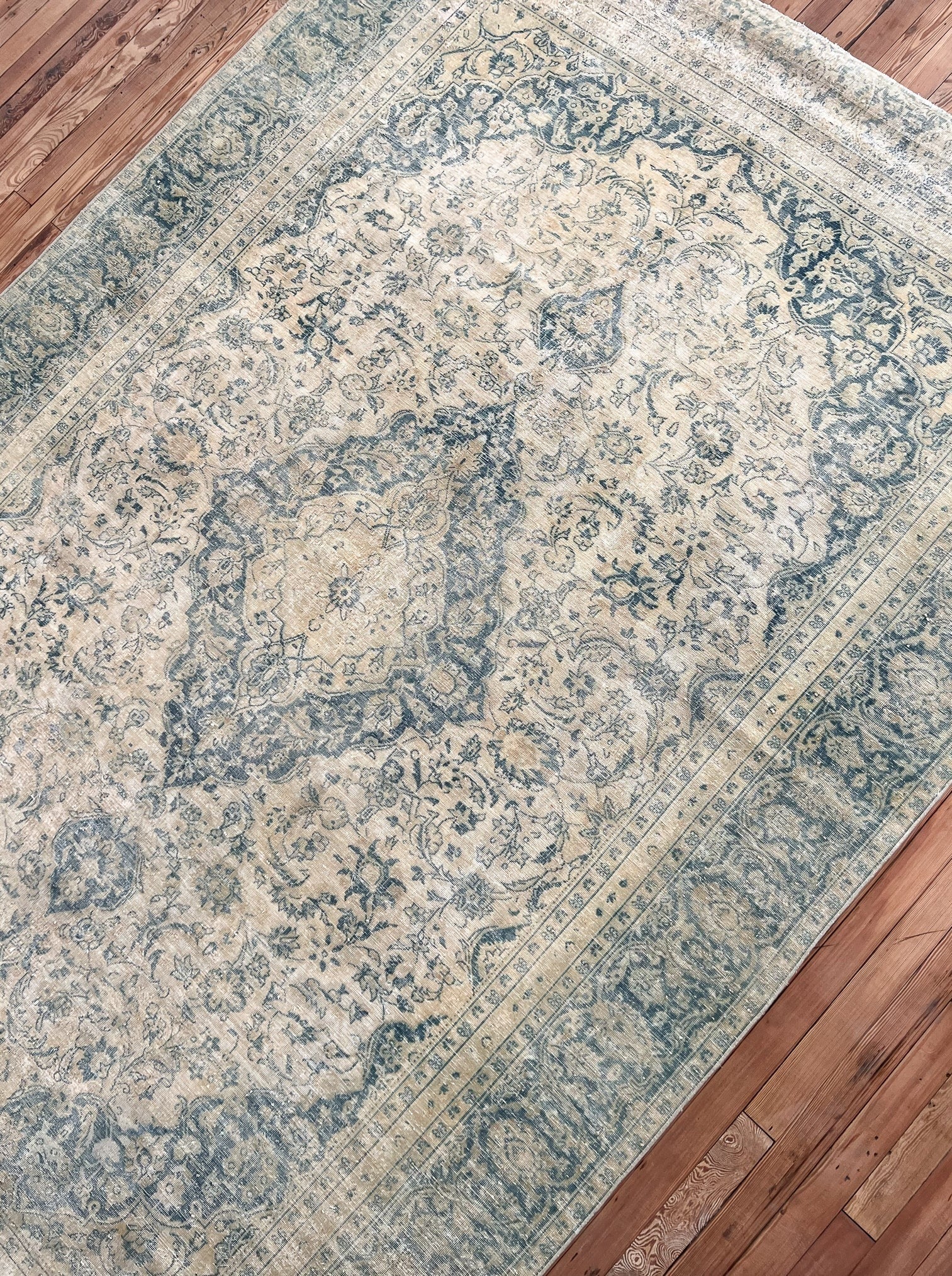 Kamora 8'9 x 12'7