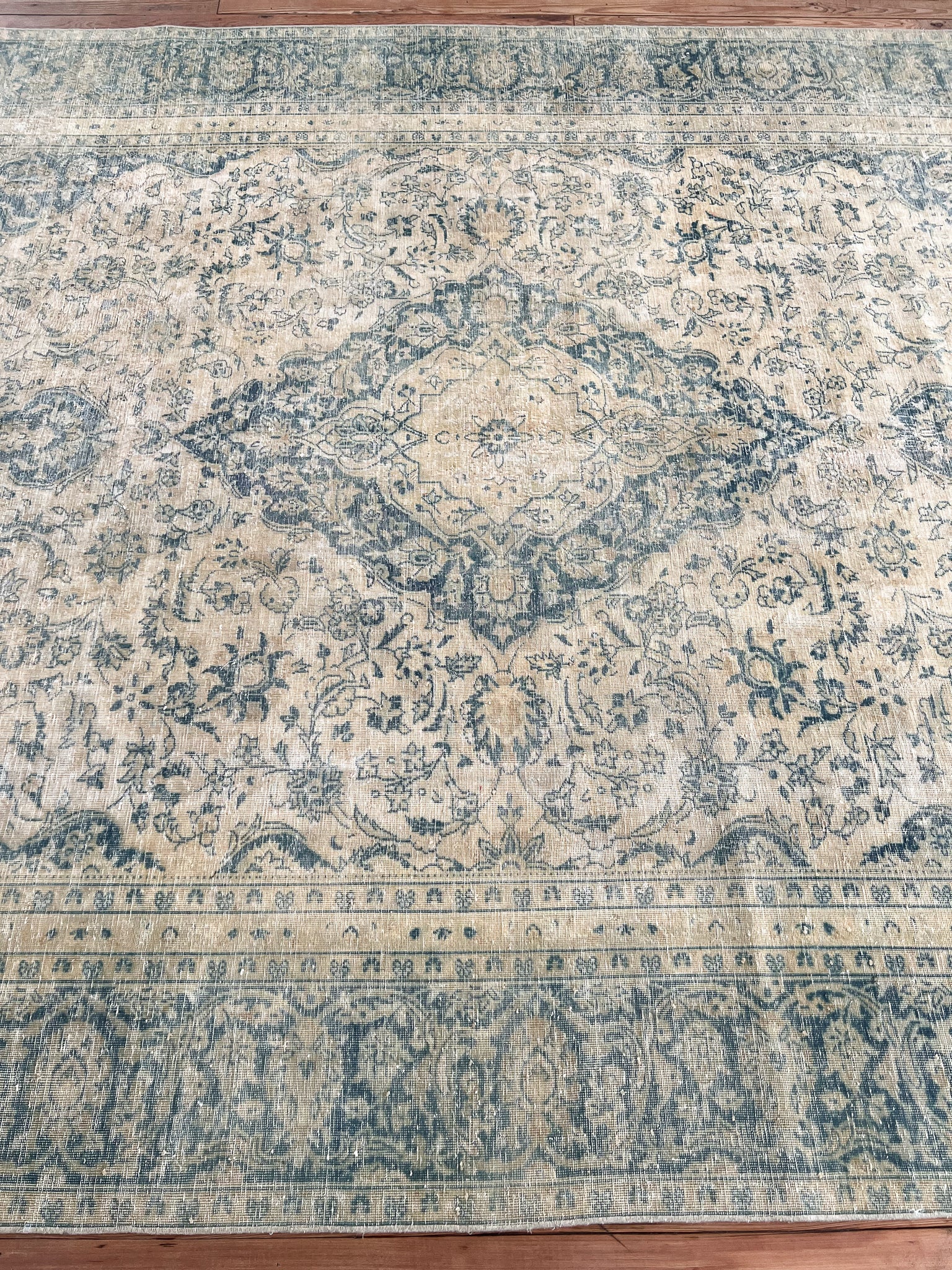 Kamora 8'9 x 12'7