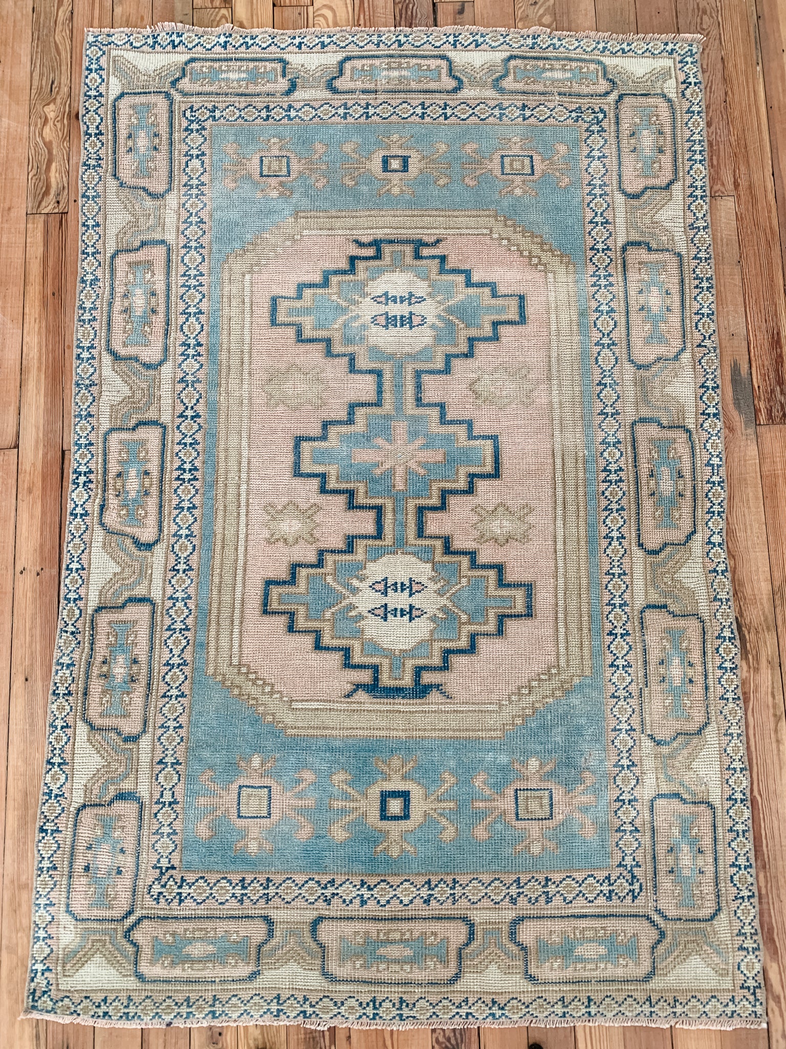 Sky 4'1 x 6'3
