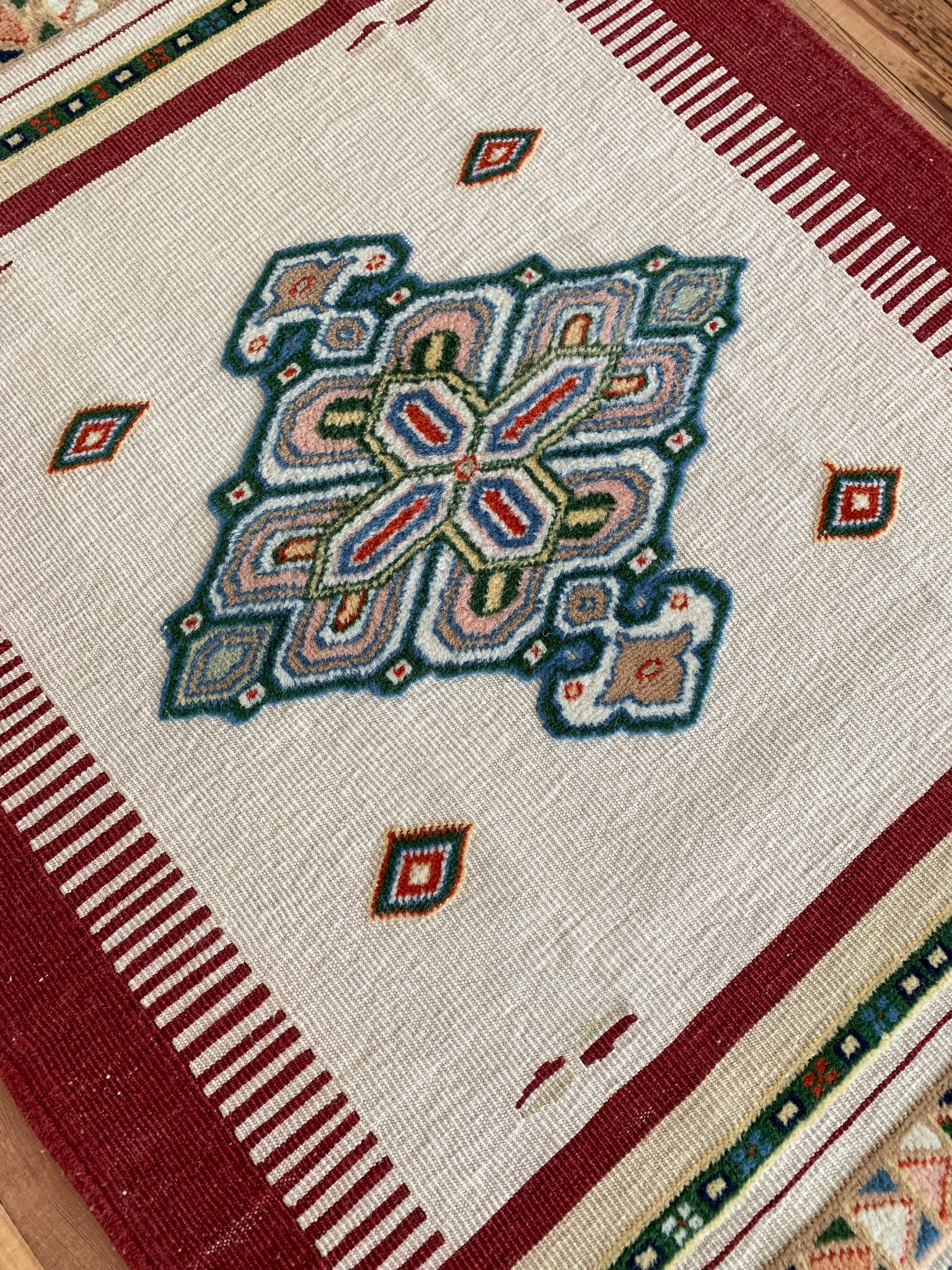 Kerri 2'10 x 5'