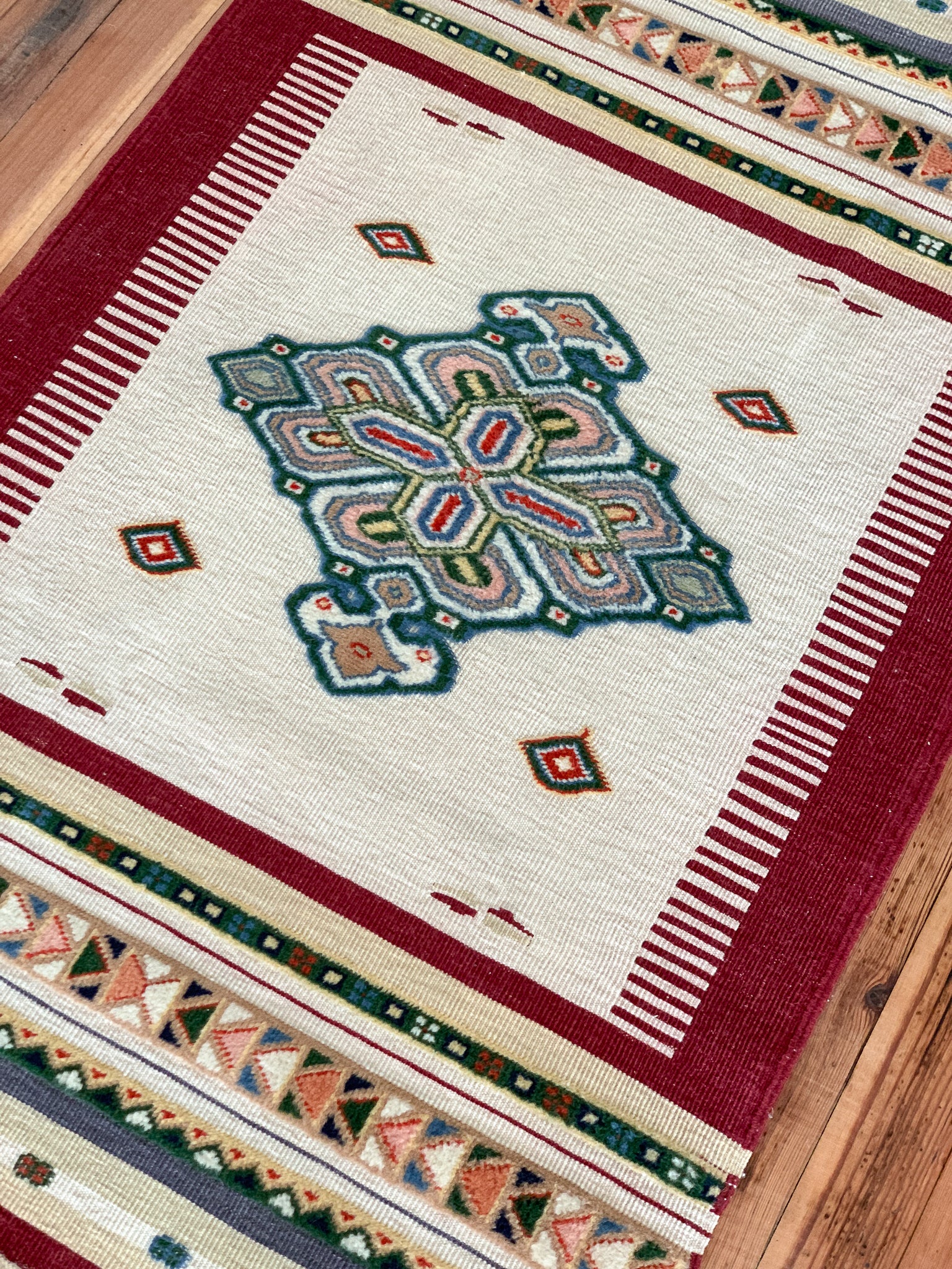 Kerri 2'10 x 5'