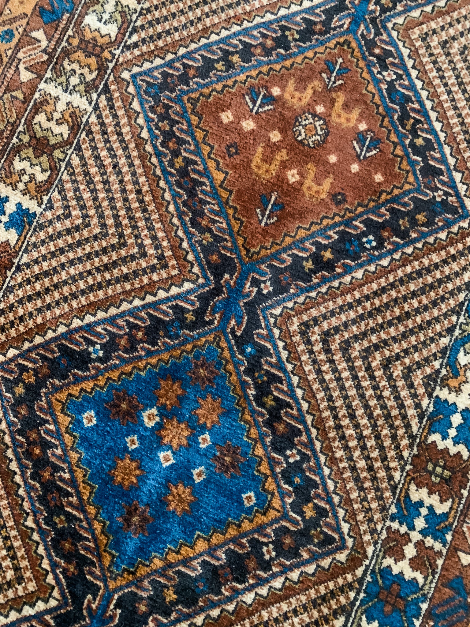 Indigo 2'10 x 11'7
