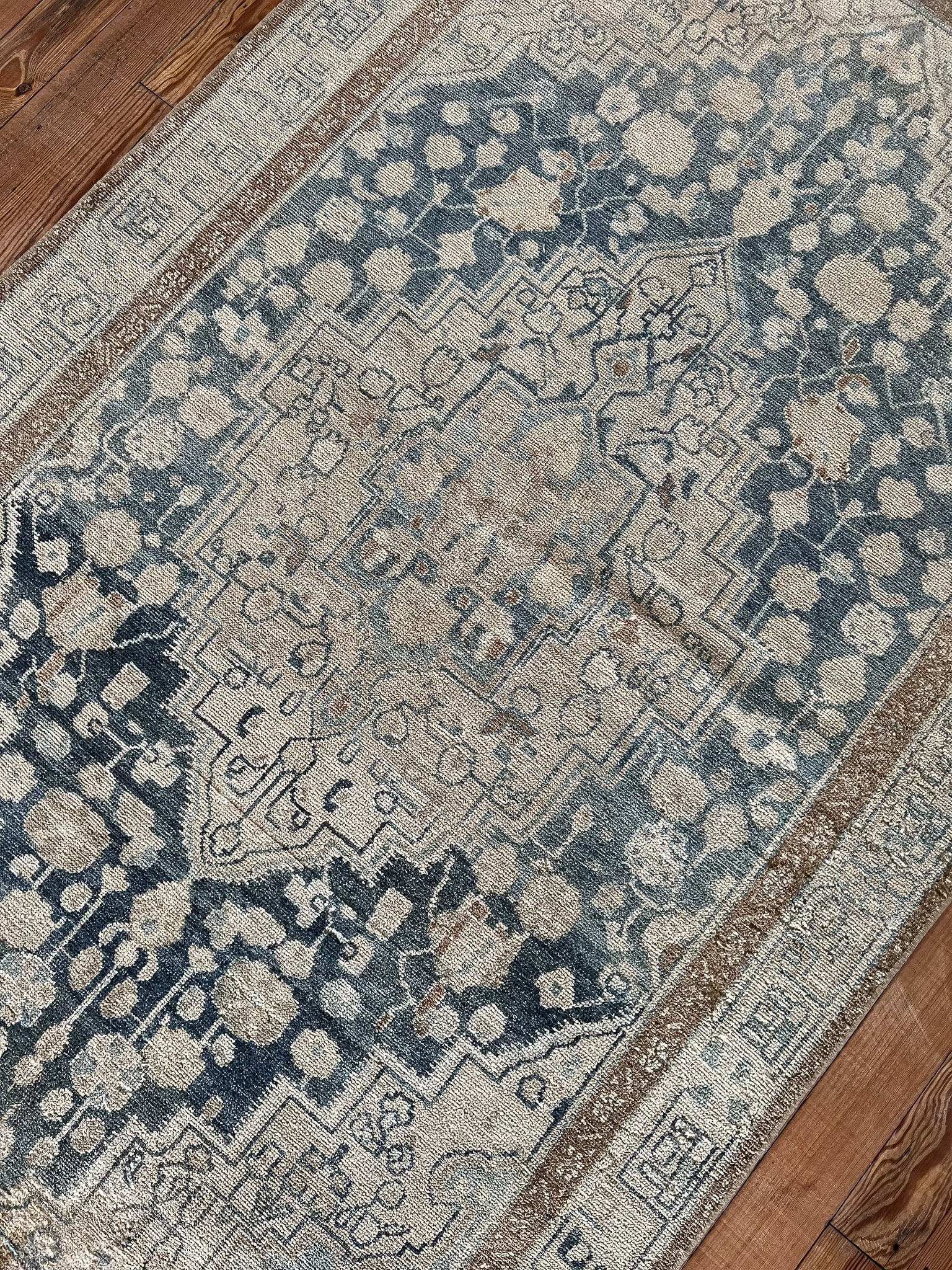 Ghaliya 3'11 x 6'7