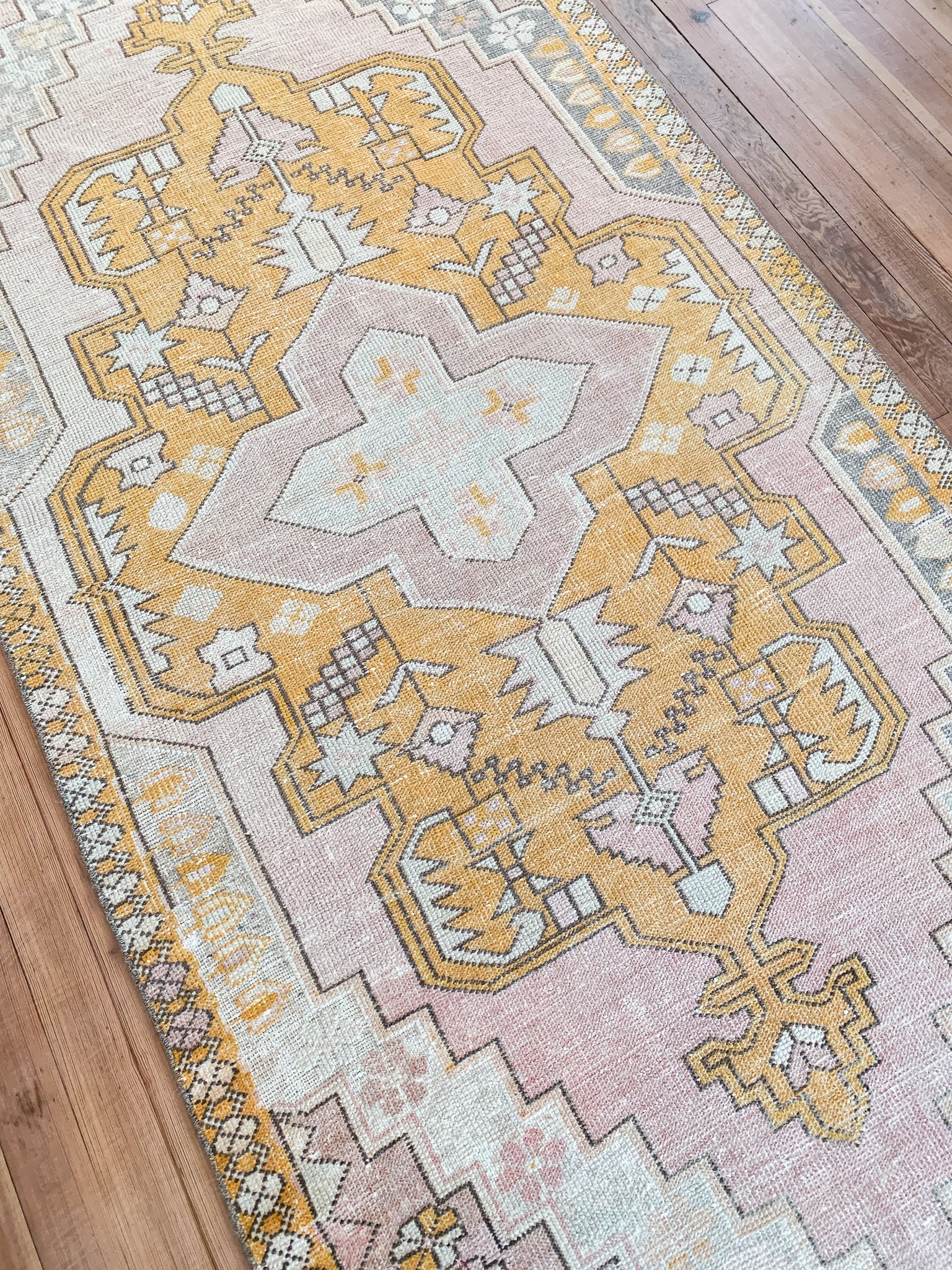 Marigold 4'6 x 8'8