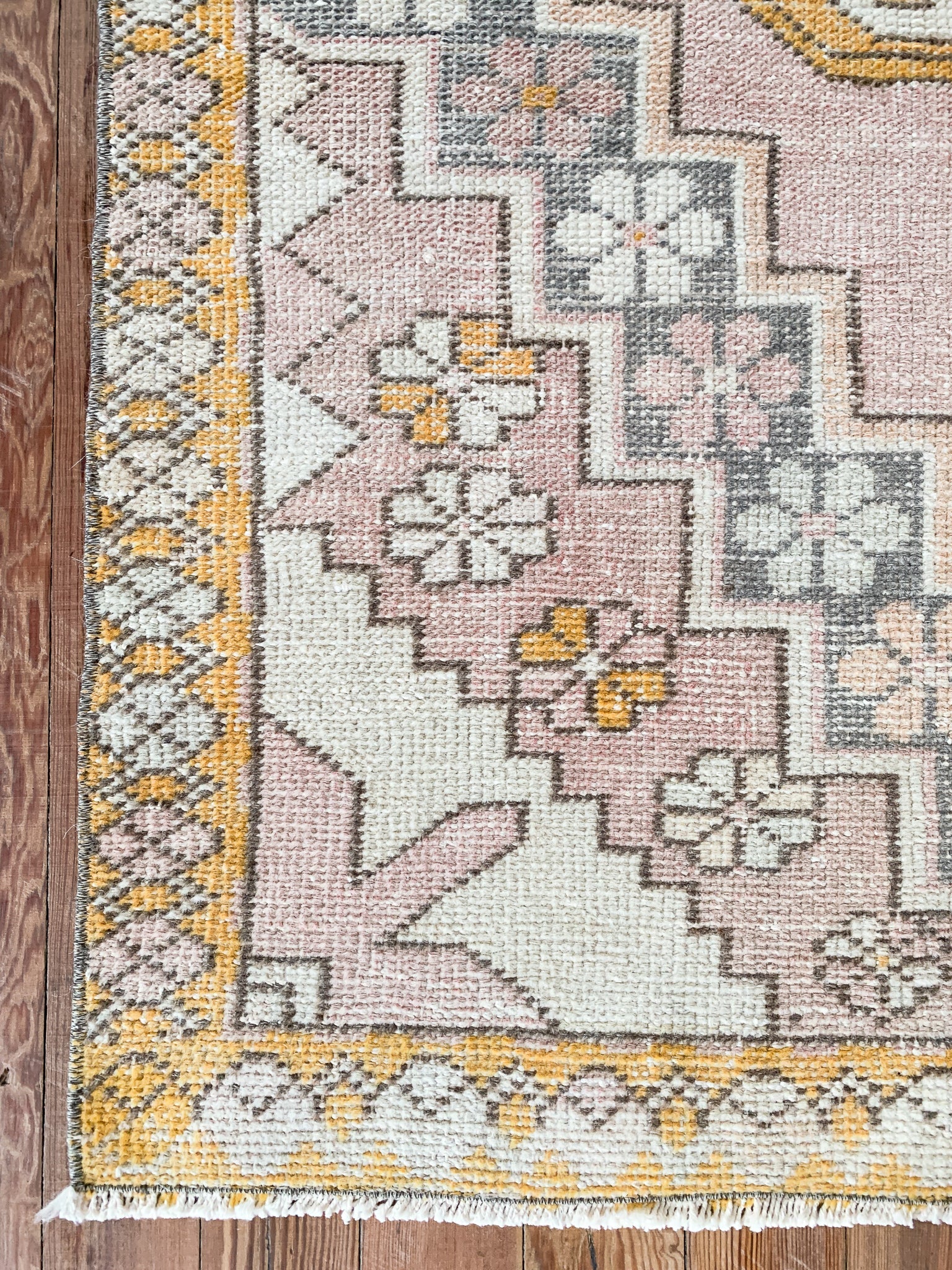 Marigold 4'6 x 8'8