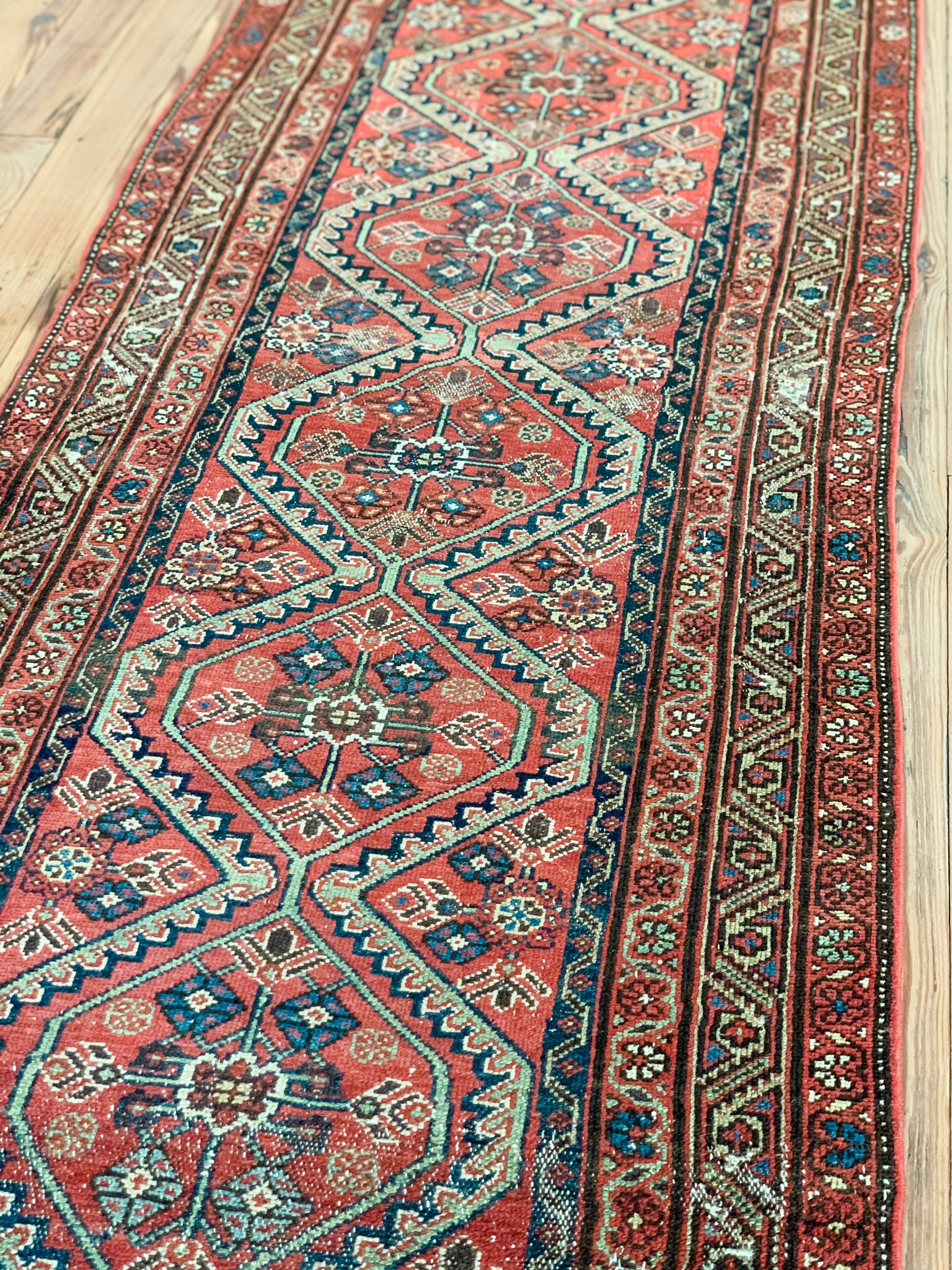 Londyn 2'7 x 10'11