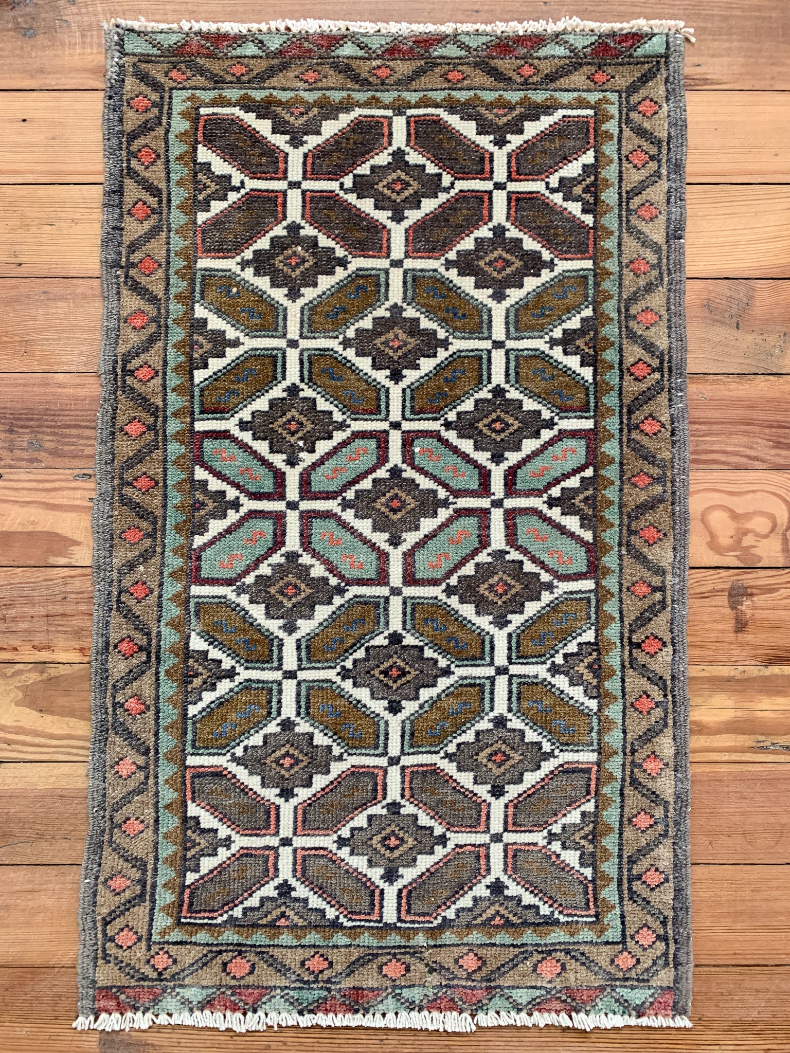 No. 882 | 1'8 x 2'10
