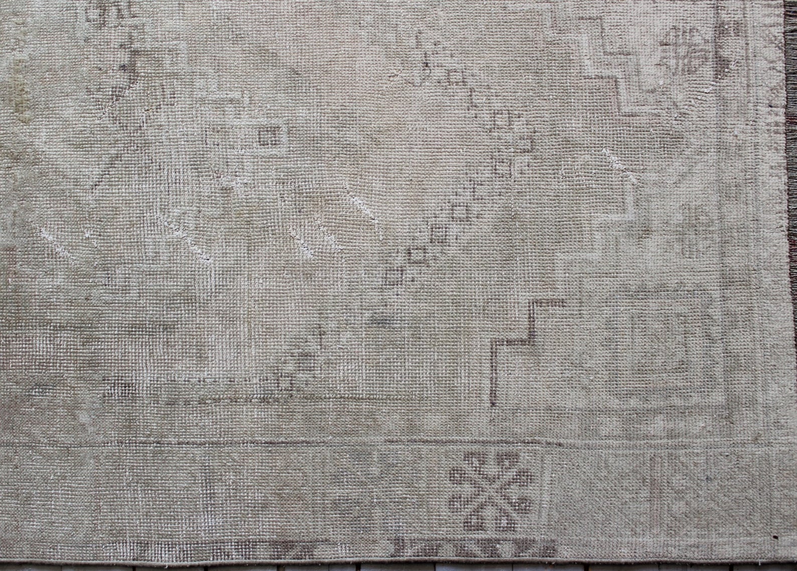 MJ Area Rug 3'4 x 5'7