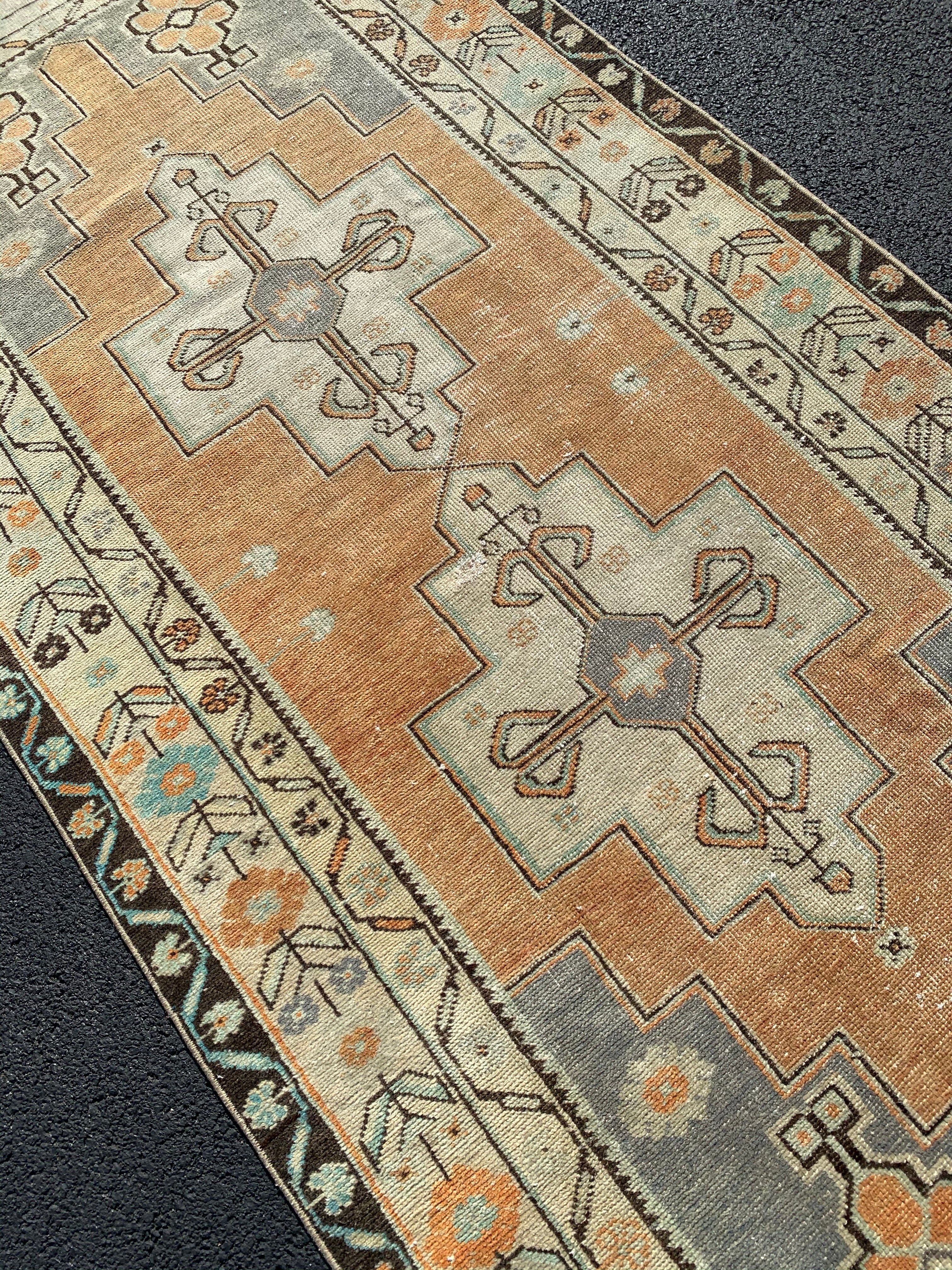 Marigold 3'10 x 7'8