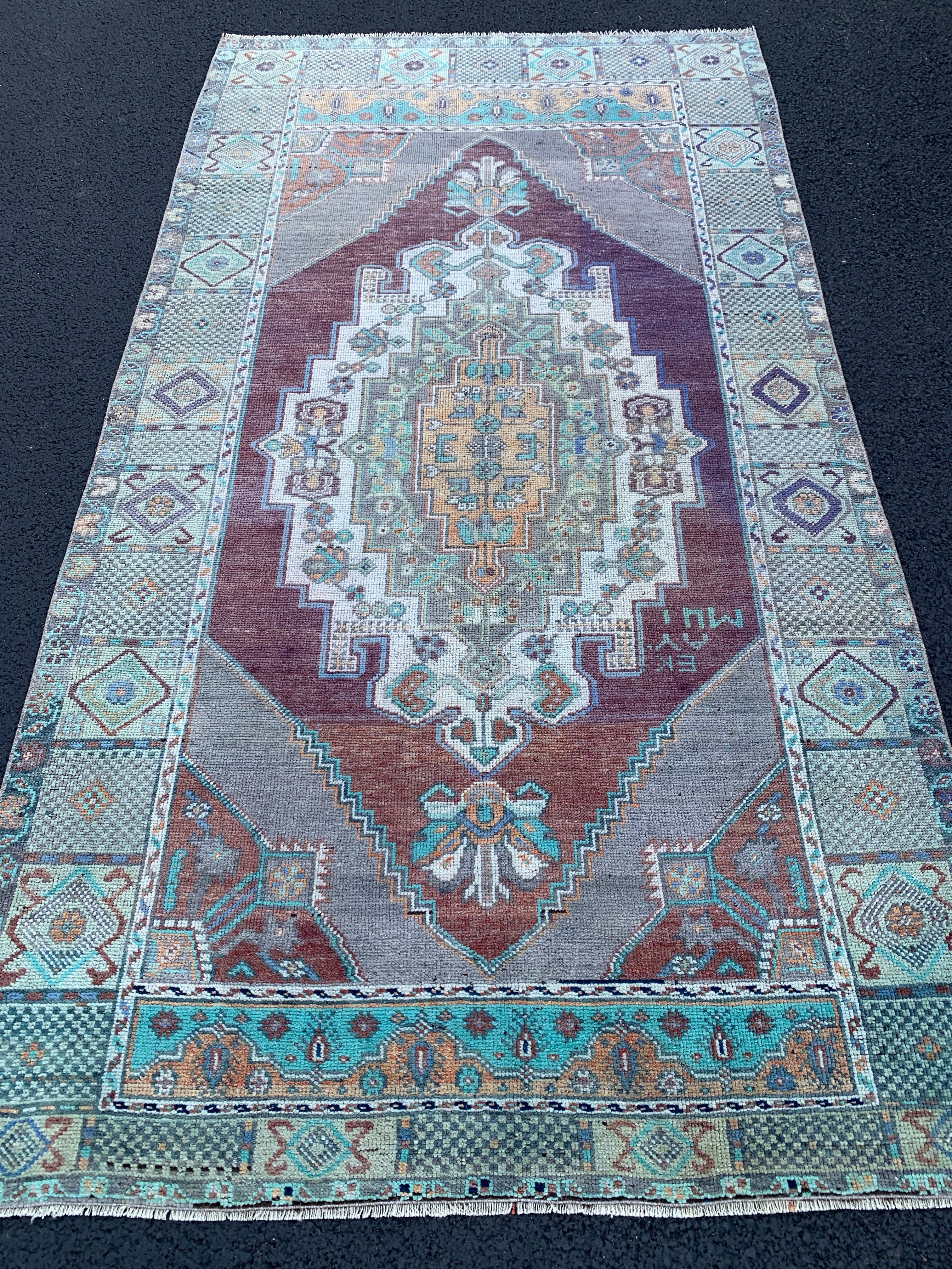 Aquarius 4'5 x 8'4