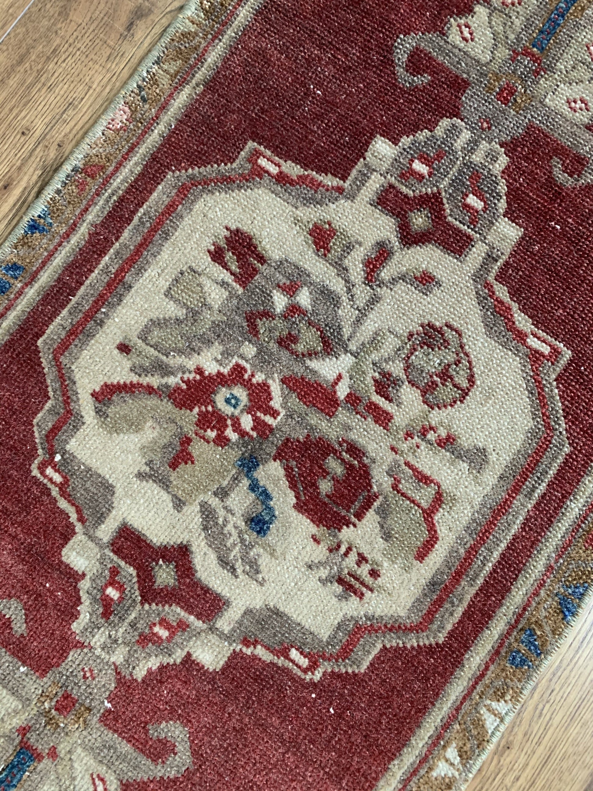 No. 566 – Six Vintage Rugs