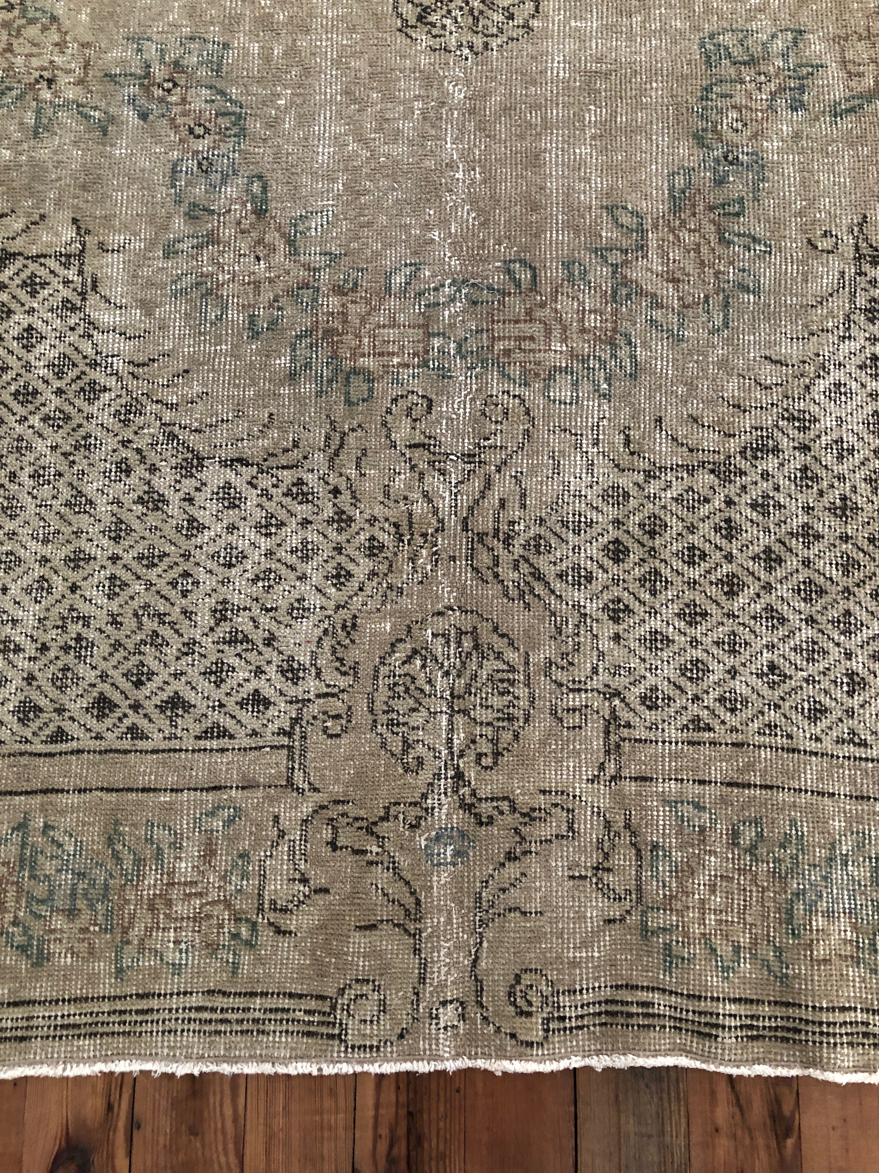 5'1 x 9'1 Turk Area Rug