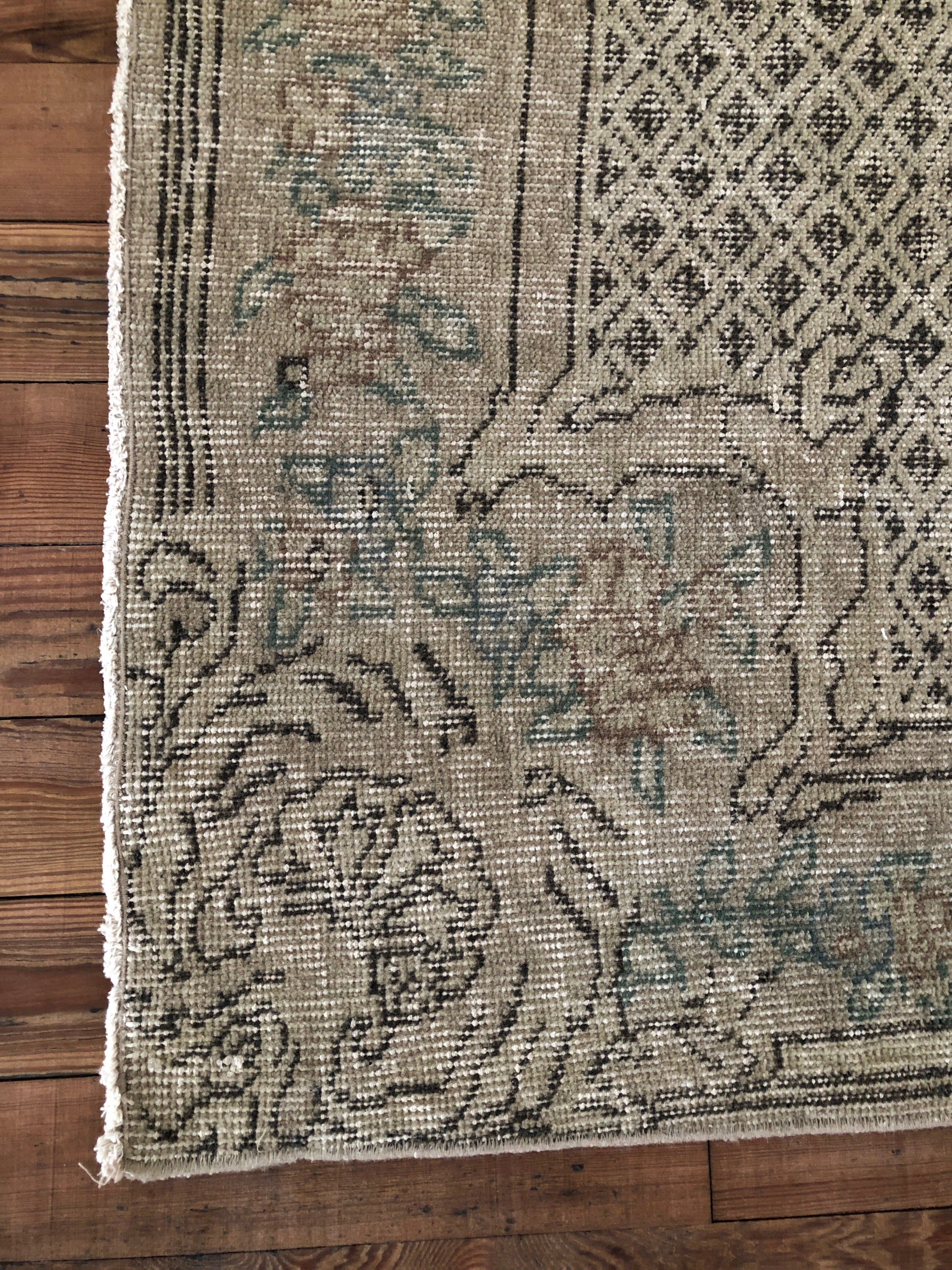 5'1 x 9'1 Turk Area Rug