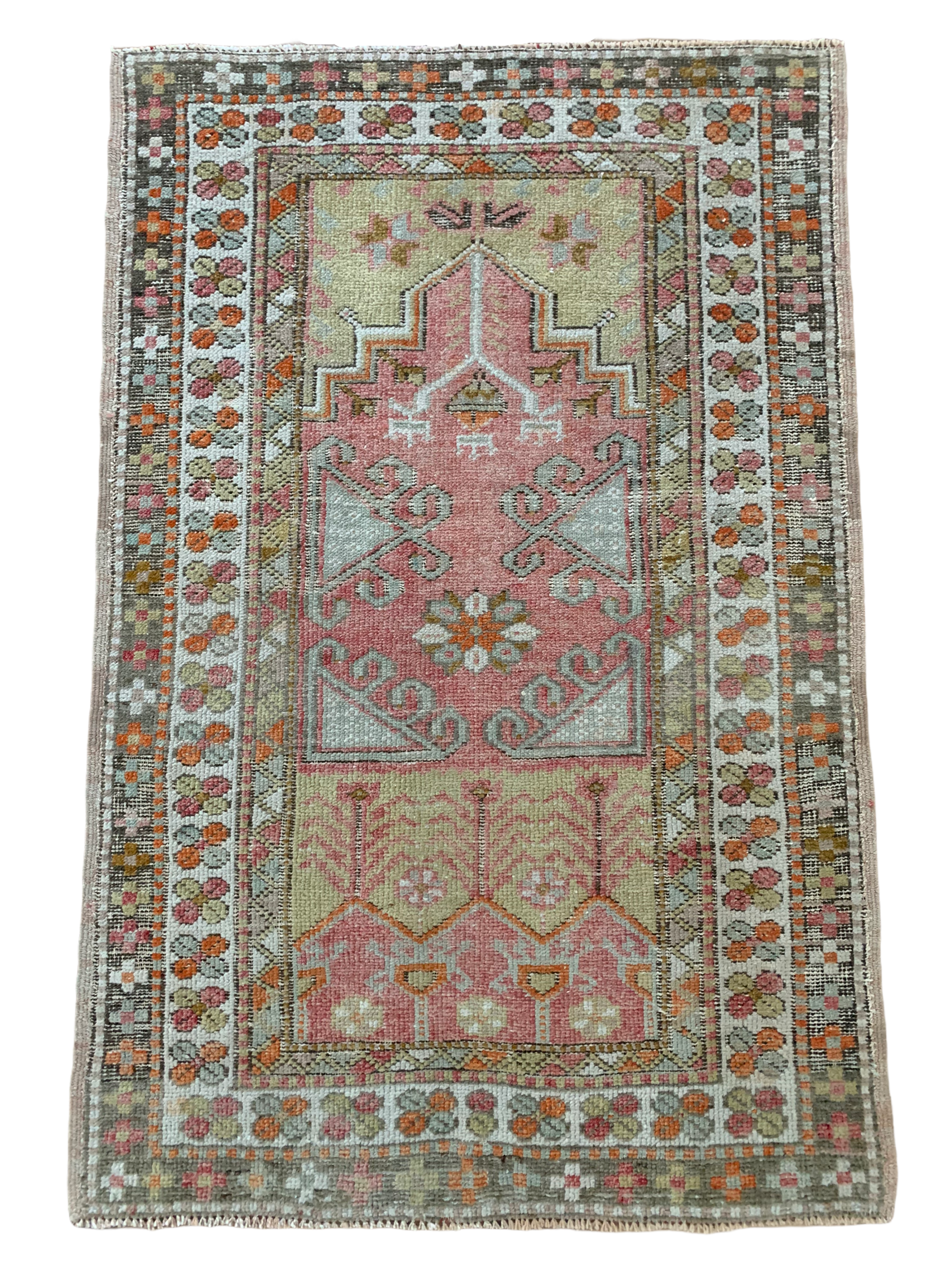 Hanifa 2'10 x 4'3