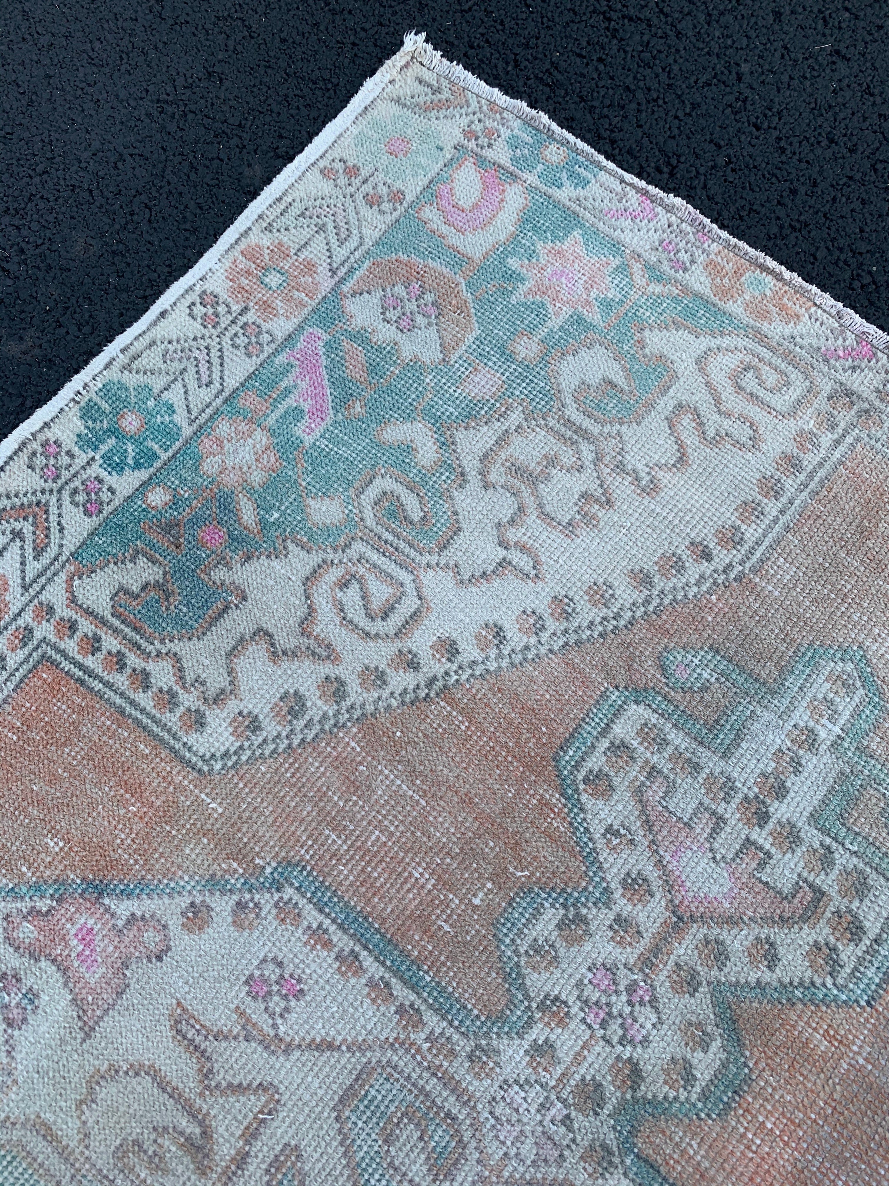 Nadira 4'6 x 7'4